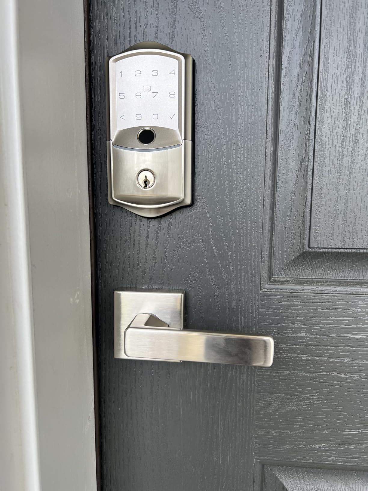 Veise VE027-L Built-in WiFi Smart Lock with Handles, Fingerprint keyless Entry Door Lock Set, App Remote & Voice Control, Electronic Deadbolt for Front Door, Touchscreen Keypad, Auto Lock, Matte Black customer photo 1