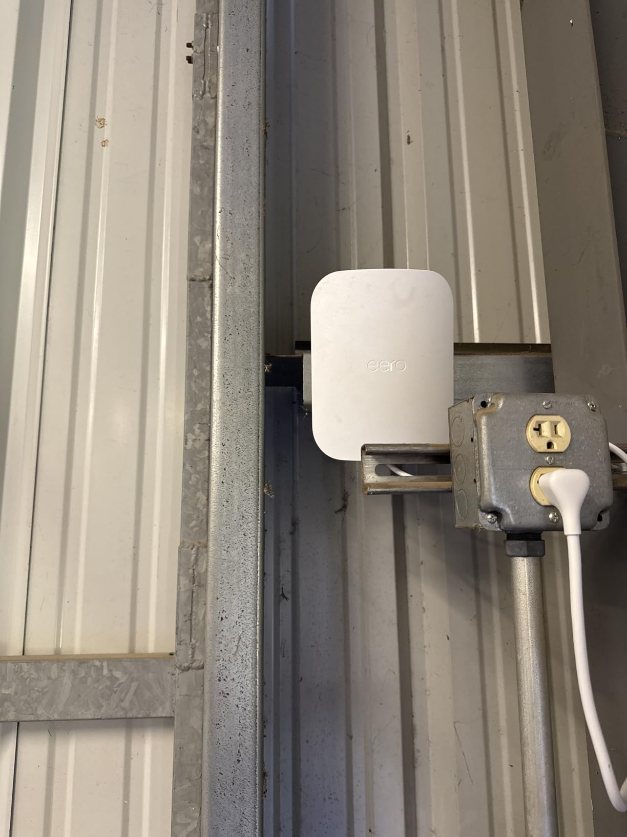 Amazon eero Outdoor 7 dual-band mesh wifi system (newest model) - Weatherproof rating of IP66, Coverage up to 30,000 sq. ft. outdoors, 2-pack, Includes two 30W PoE+ adapters customer photo 1