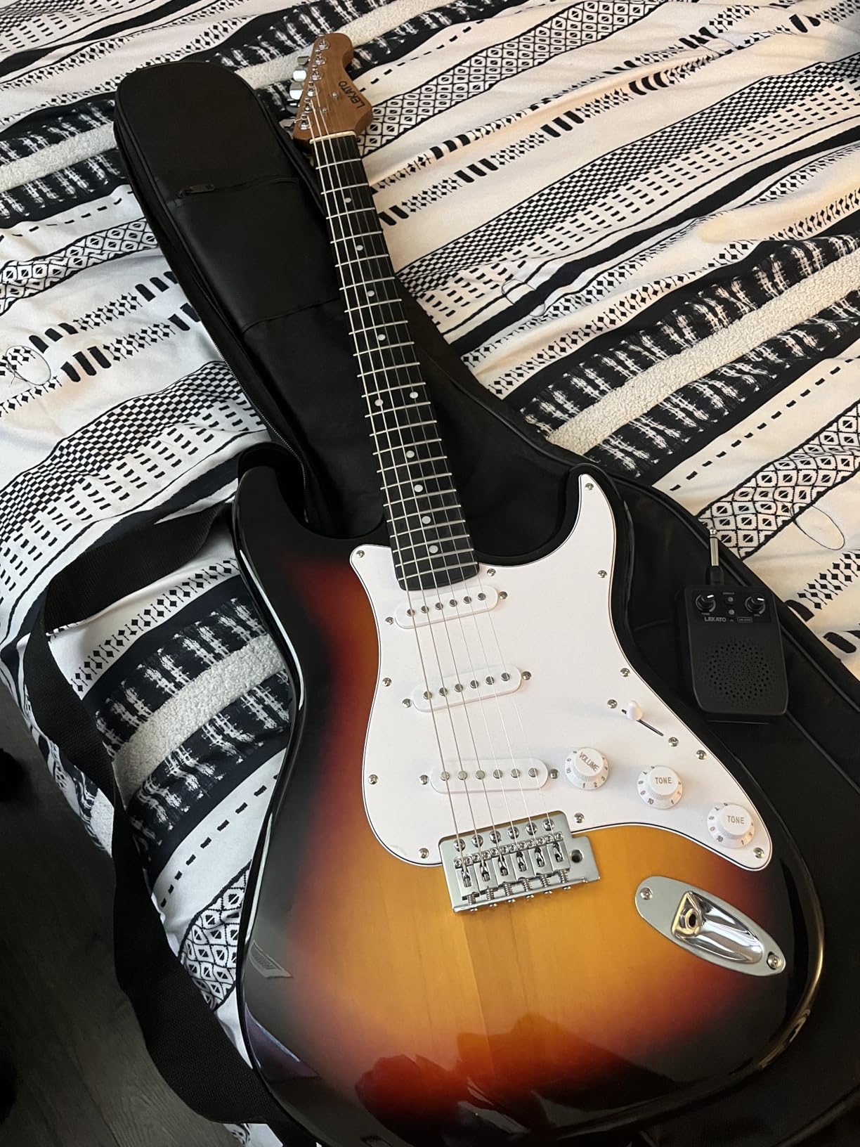 LEKATO Beginner Electric Guitar Kit 39 Inch Full Size Solid Body Guitar SSS for Starter Roasted Maple Neck Stainless Steel Frets, 5w Plug-in Amp, Bag, Tuner, Capo, Strap, Picks, String, Cable-Sunburst customer photo 2