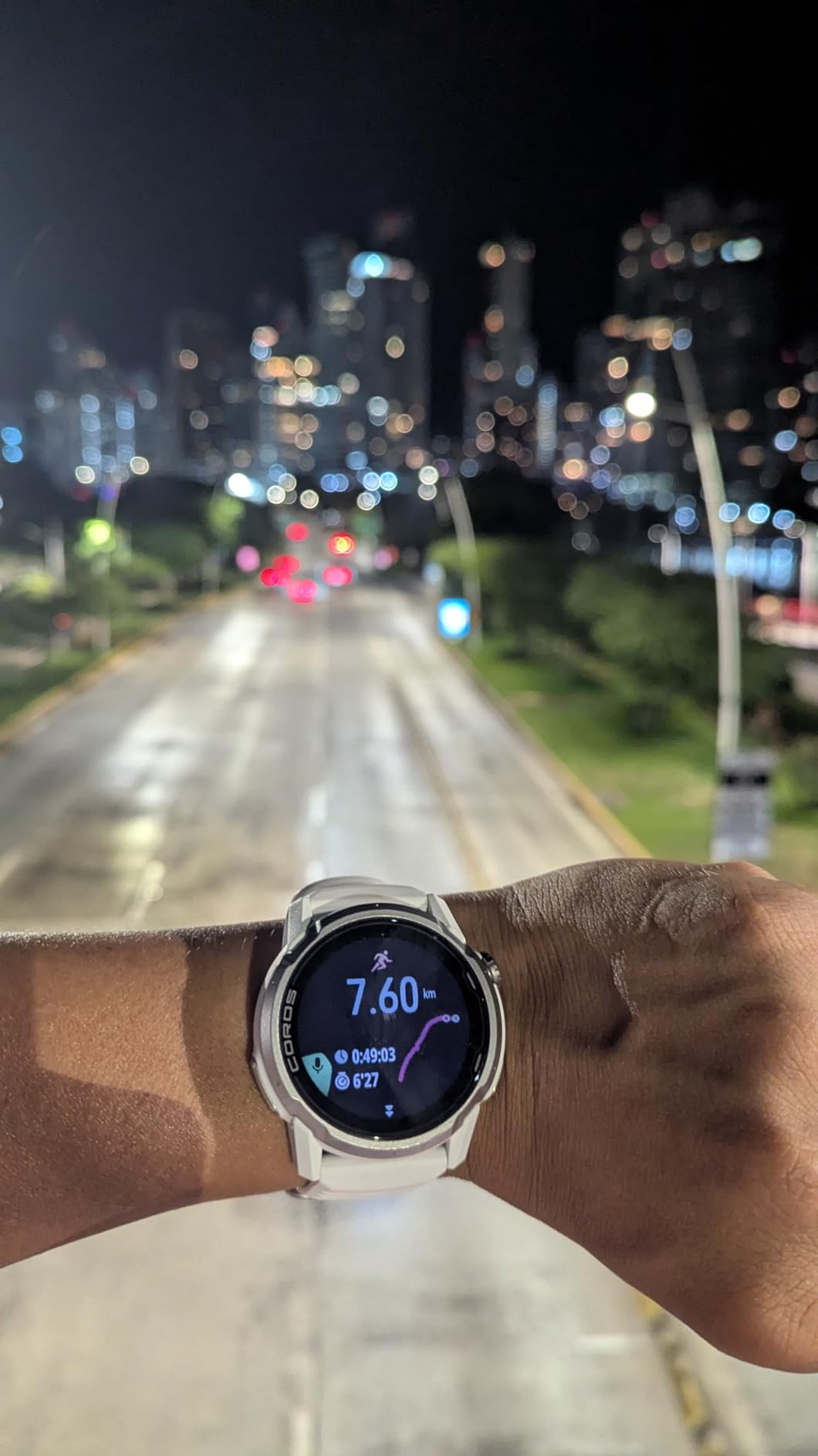 COROS APEX 4 (42mm) Watch 1.2 MIP Touchscreen, Global maps with Turn-by-Turn Navigation, 34 Days Battery Life, Voice Pins, and Hands-Free Calls, for Running, Skiing, and Climbing - Black customer photo 1