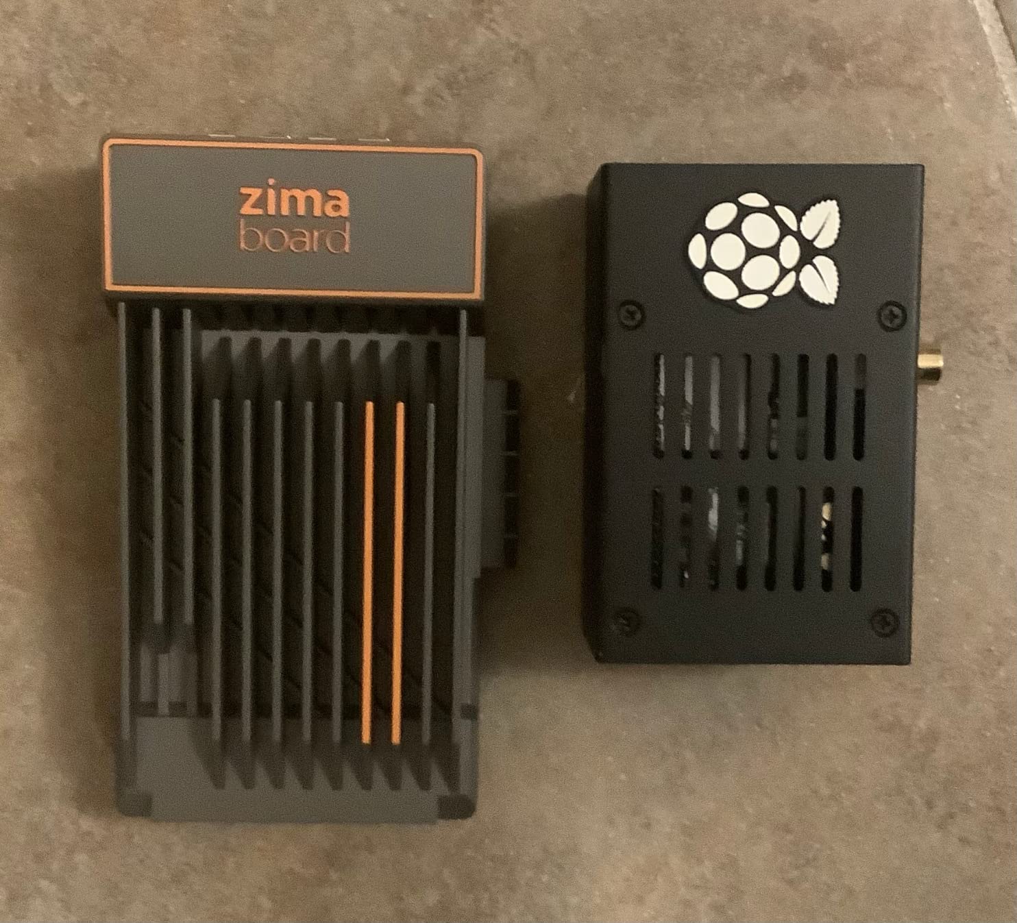 ZimaBoard 2 832 x86 Home Server - Build Your First Real Home Server, Intel N150 Quad-Core, 8GB LPDDR5, 32GB eMMC, Dual 2.5GbE, Dual SATA, PCIe 3.0 x4, ZimaOS for NAS, Home Assistant & Docker customer photo 2