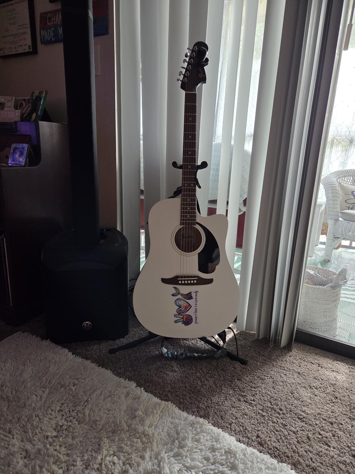 Fender California Redondo CE Acoustic-Electric Guitar - Natural Bundle with Gig Bag, Strap, Strings, Picks, and Austin Bazaar Instructional Video customer photo 2