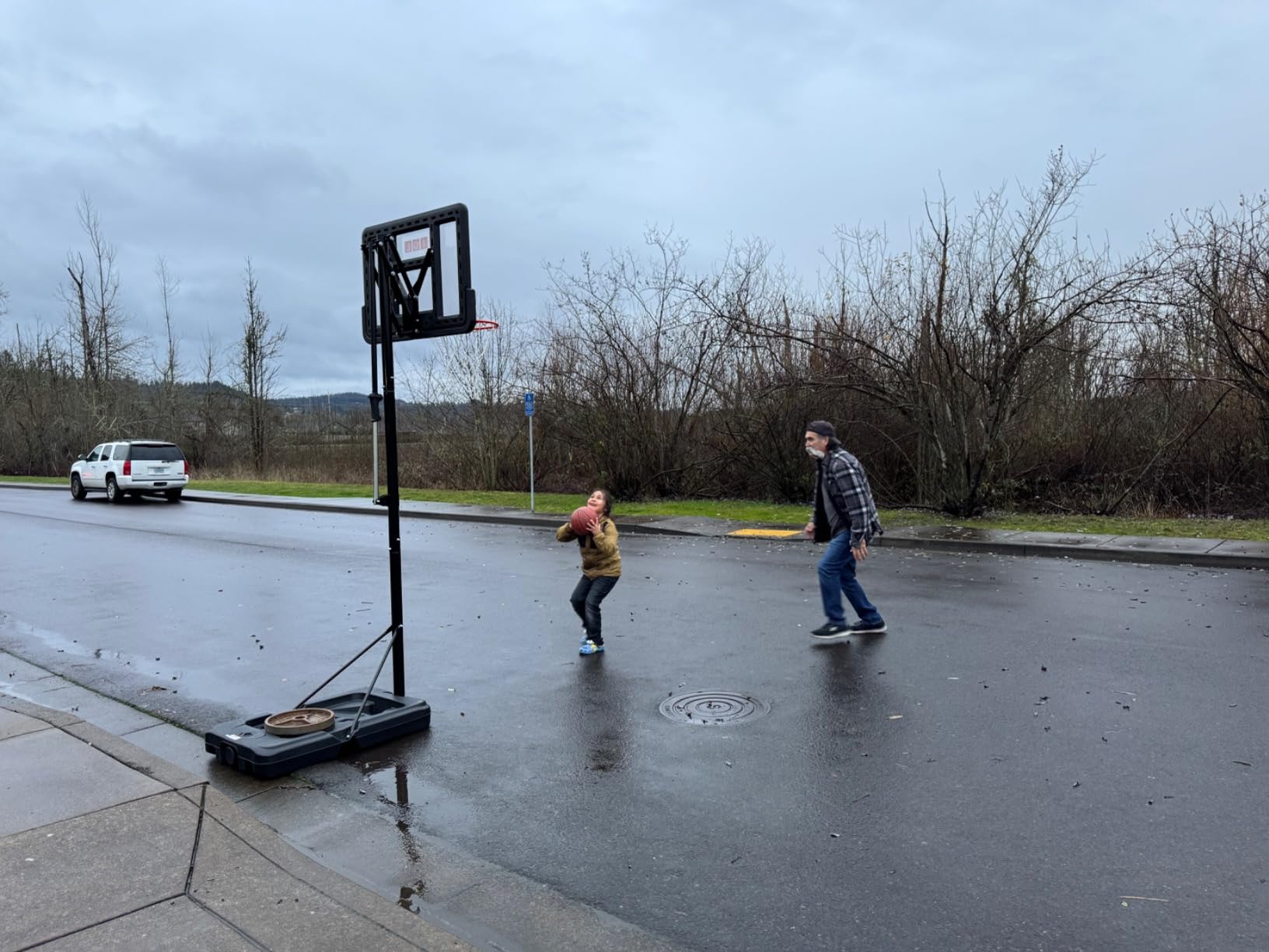 In Ground Basketball Hoops Outdoor, 52-60 Inch Inground Basketball Hoop, 10ft Height Adjustable In Ground Basketball Goal with Shatterproof Backboard & 18 Inch Pro-Style Breakaway Rim customer photo 2