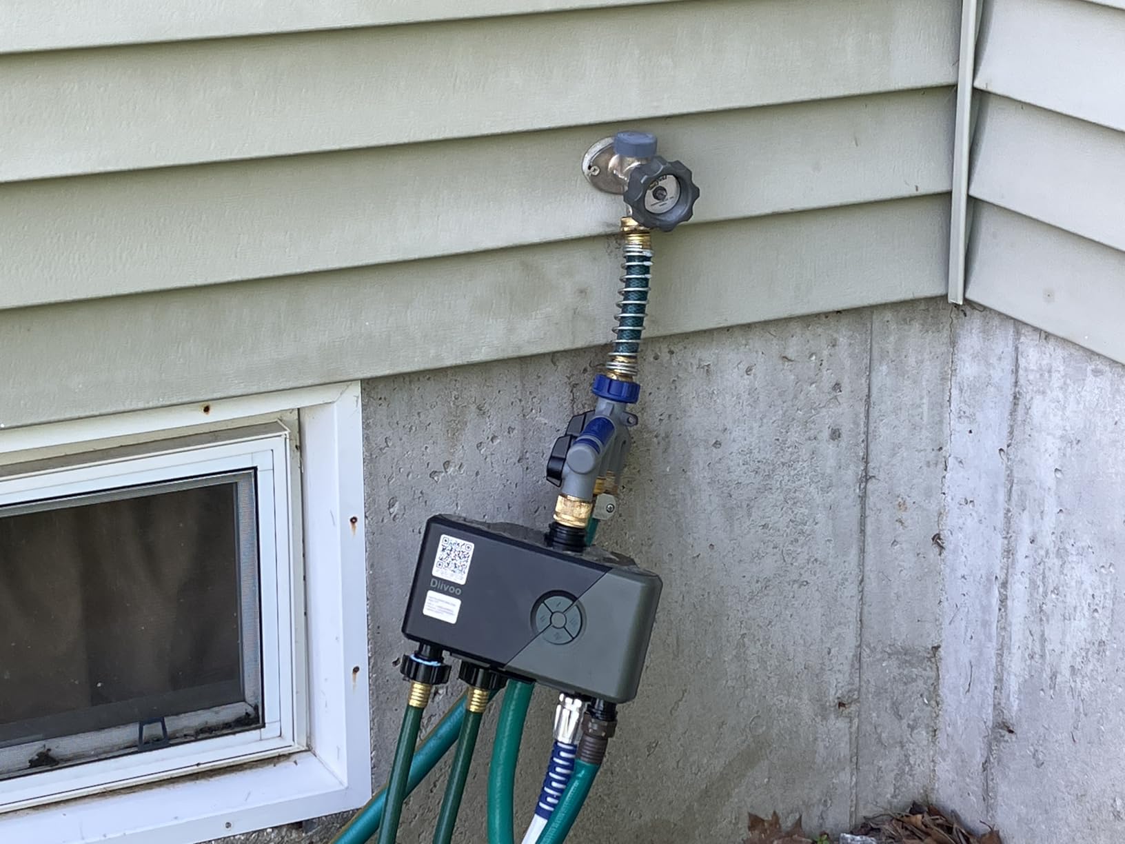 Diivoo 4 Zone WiFi Water Timer with Brass Inlet, Smart Hose Sprinkler Timer 4 Outlets Compatible with Alexa/Google Assistant, 24 Irrigation Plans, Rain Delay & Mist Mode for Garden Lawns (2.4GHz Only) customer photo 2
