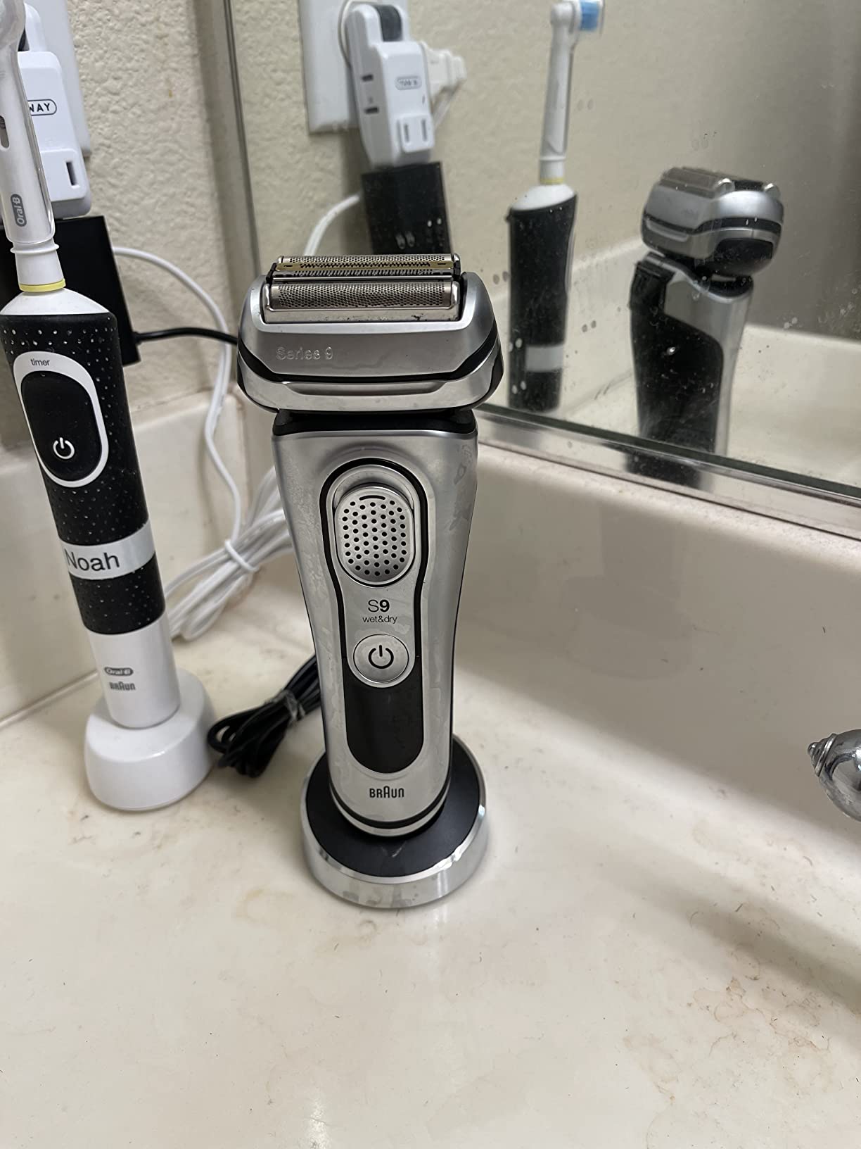 Braun Series 9 PRO+ Electric Shaver for Men, Wet & Dry Foil Razor, 6-in-1 SmartCare Clean & Charge Center, Built-in Precision ProTrimmer, Travel Case, Silver 9667cc customer photo 2