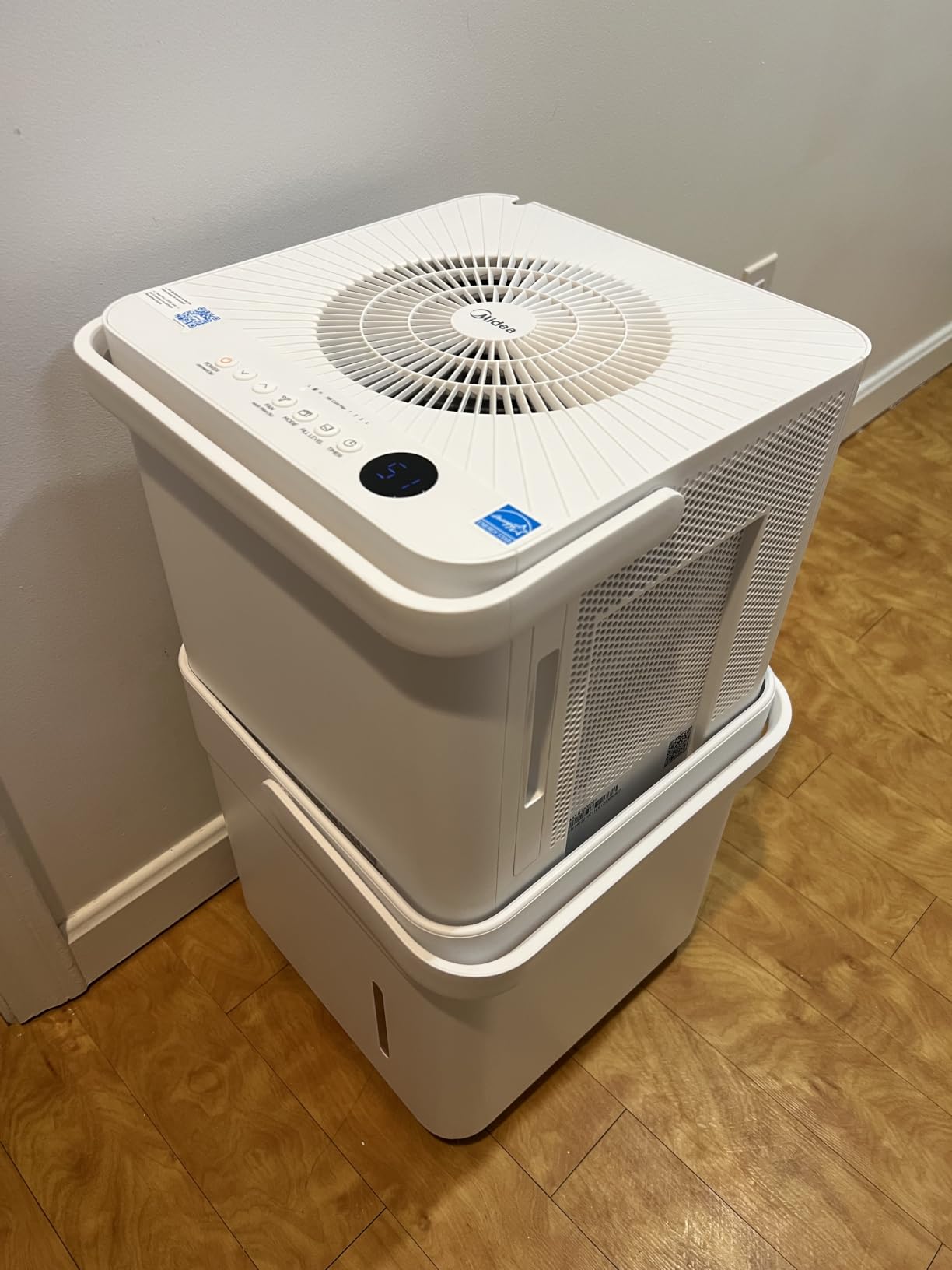 Midea Cube 50 Pint Dehumidifier for Basement and Rooms at Home for up to 4,500 Sq. Ft., Built-in Pump, Drain Hose Included, Smart Control, Compatible with Alexa (White) customer photo 1