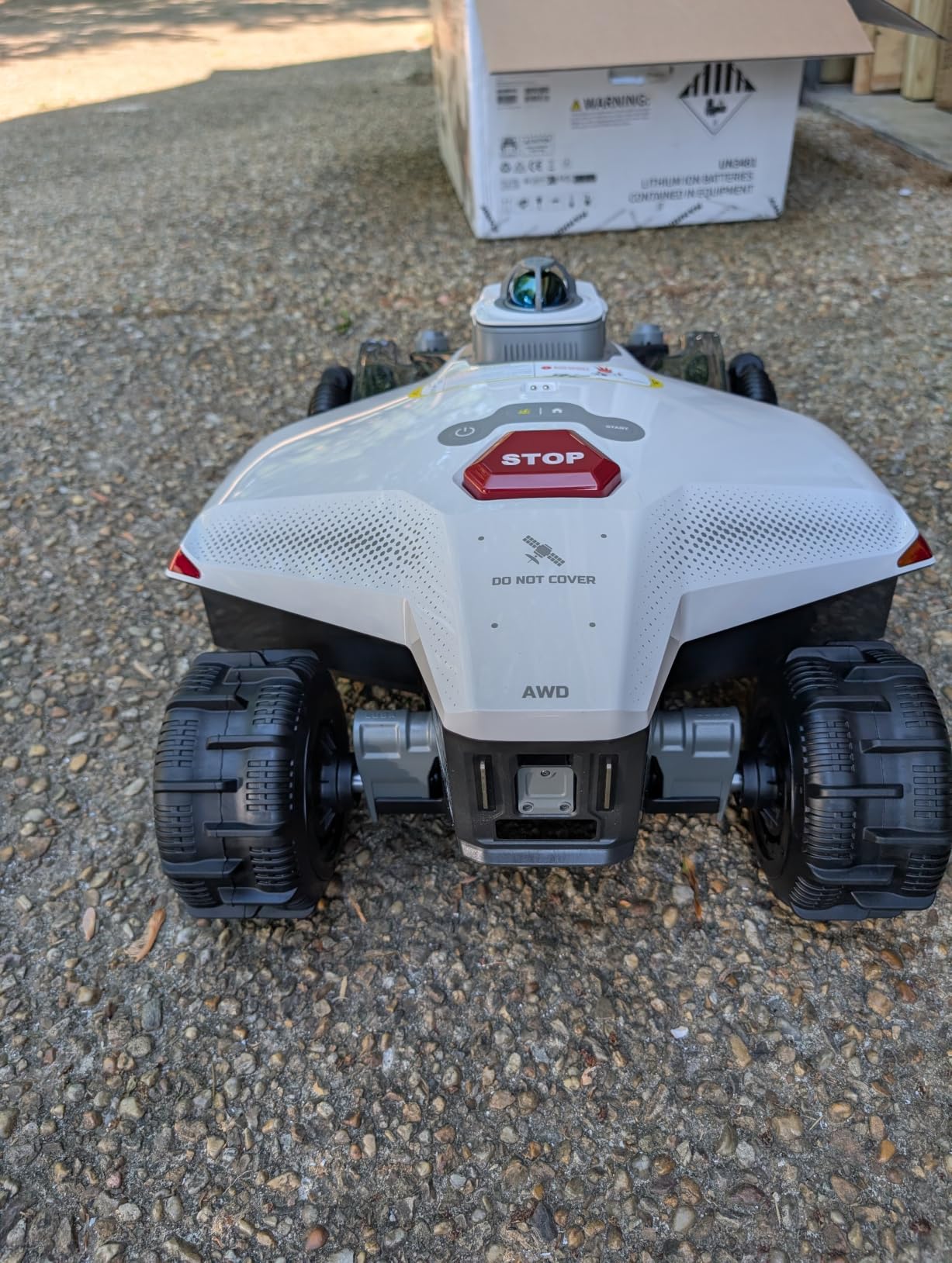 Mammotion LUBA 3 AWD 3000H Robot Lawn Mower with Garage (Ship Separately), 0.75 Acre, 360° LiDAR+NetRTK+AI Vision, All-Wheel-Drive for 80% Slopes, 30 Multi-Zone Management, Cutting Height 2.2