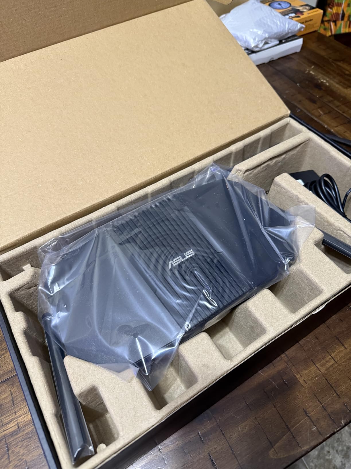 ASUS RT-BE90U Tri-Band WiFi 7 Router: Commercial-Grade Network Security, AiMesh Extendable Router, Quad 2.5G Ports, Smart Home Master customer photo 2