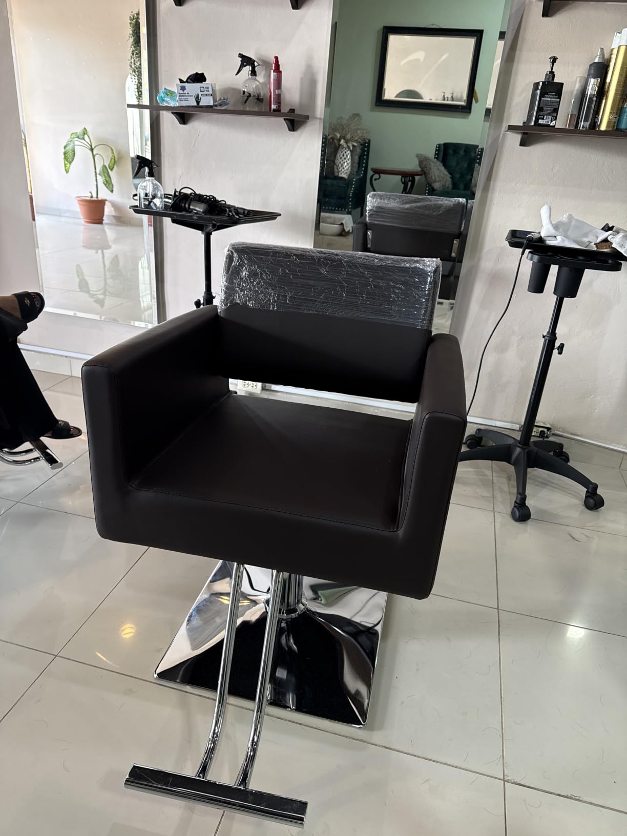 Barber Salon Hairdresser Chair - Capacity 330 Lbs with Heavy Duty Hydraulic Pump, 360° Swivel Adjustable Spa Beauty Equipment, Hair Stylist for Barbershop,Home(Black) customer photo 2