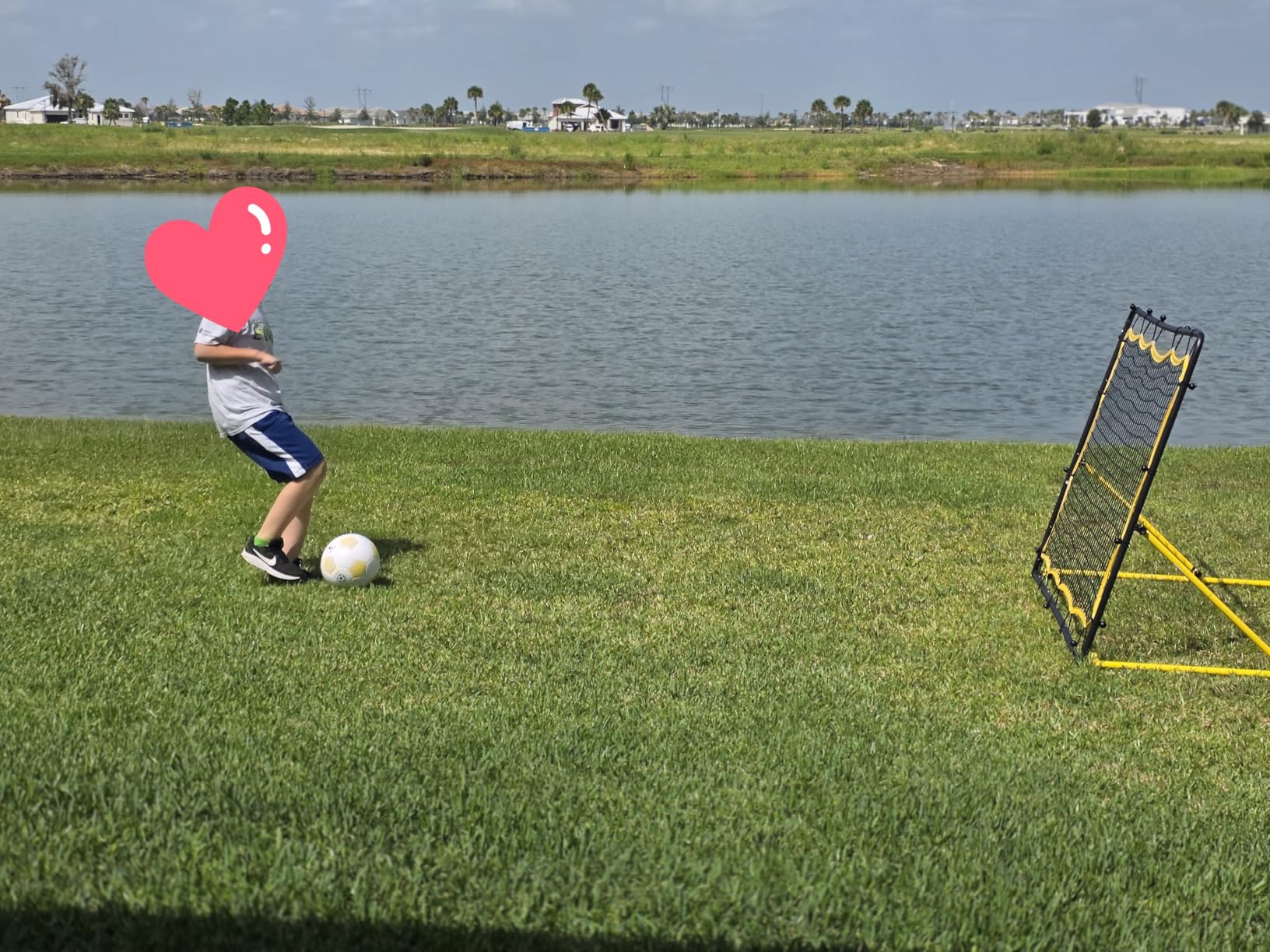 4-Angle Soccer Rebounder Net, Portable Goal Rebound for Control, Passing, First Touch & Shooting Training, Heavy Duty Kick Back Trainer for Backyard Solo Practice customer photo 1