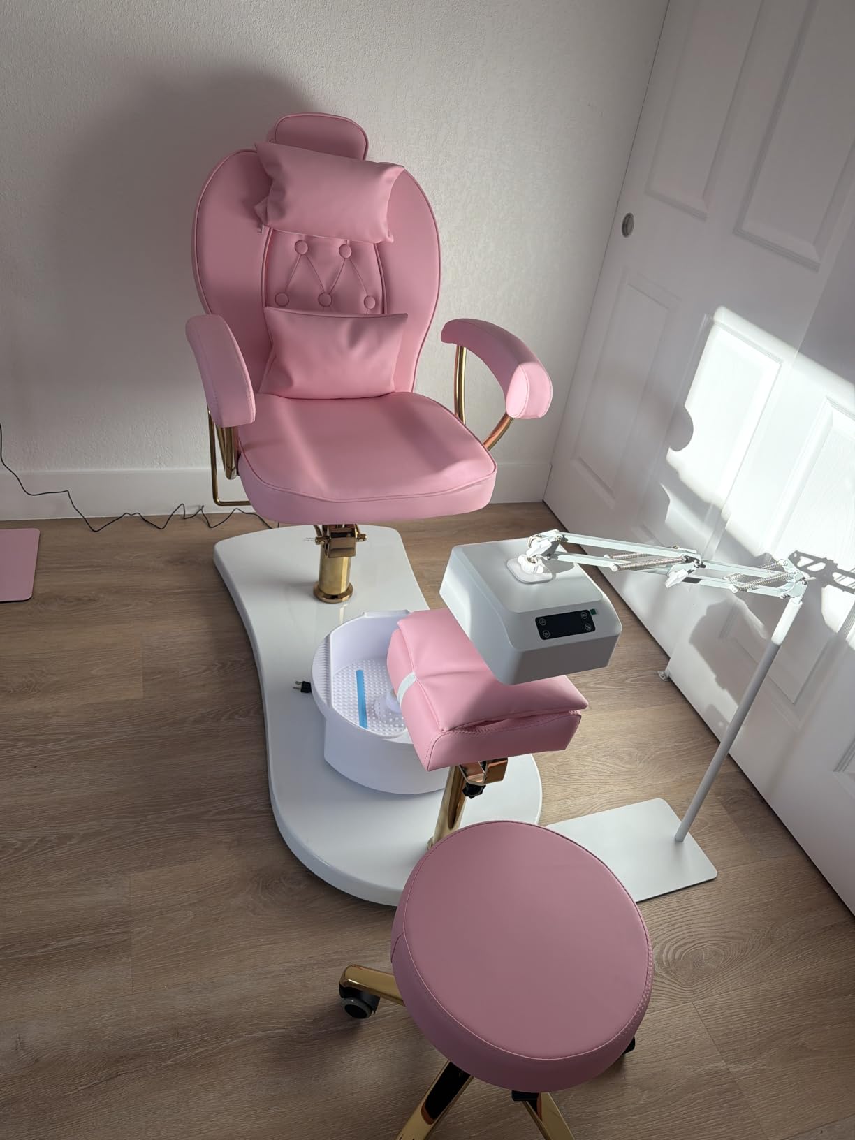 Pedicure Chair No Plumbing with Foot Bath and Stool, 360°Swivel Hydraulic Reclining Pedicure Station with Footrest & Ergonomic Headrest for Nail Tech, Spa, Salon (White) customer photo 1