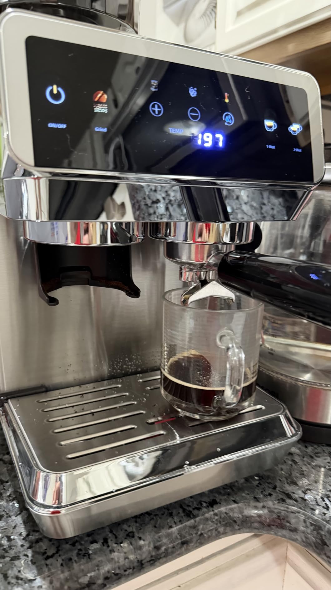 AMZCHEF Espresso Machine With Grinder, 190℃-201℃ Temp Control Coffee machine with 44 Grind Setting, Milk Frother, Touch Screen, Cold Brew, Sliver customer photo 1