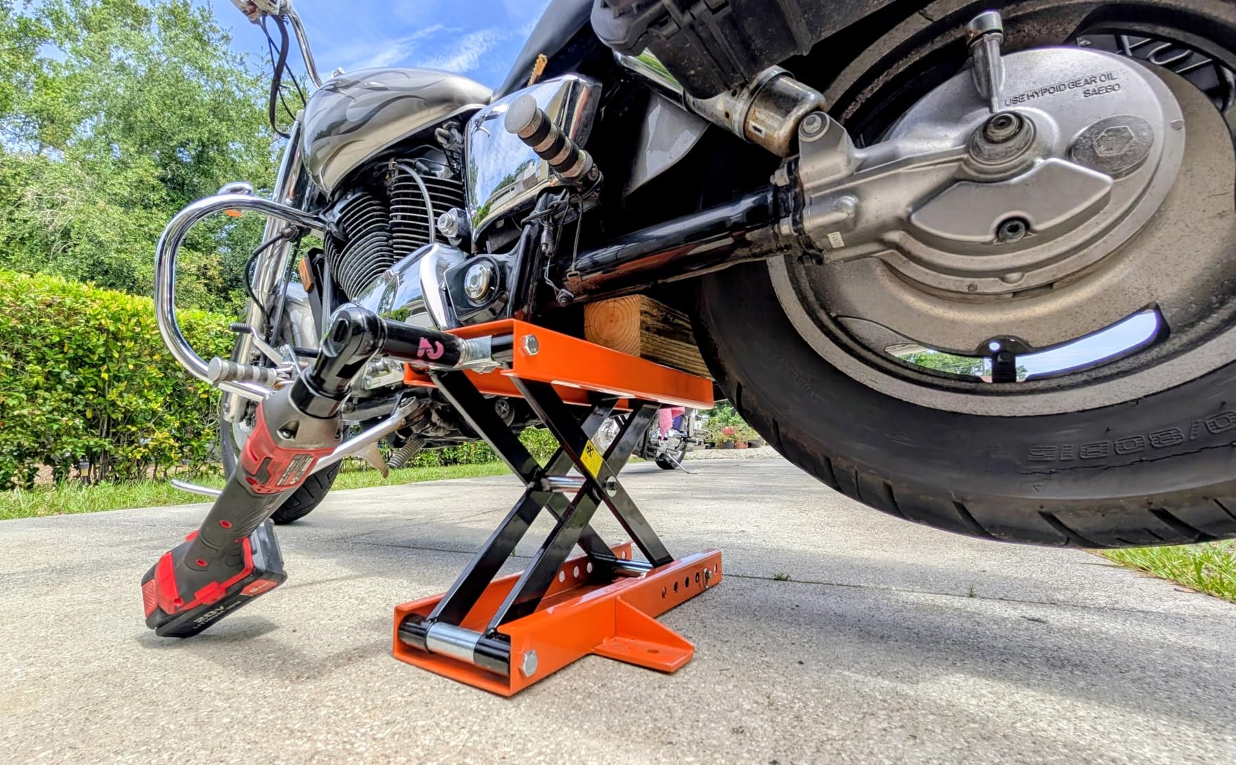 VEVOR Motorcycle Lift, 1500 lbs Motorcycle Scissor Lift Jack with Wide Deck & Lock Pin, 4.13