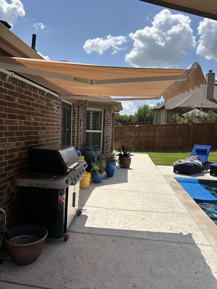 VEVOR Manual Retractable Awning, 9.8' x 8.2' Outdoor Patio Awning Retractable Sun Shade, Patio Door Window Water-Resistant Polyester Sunshade Shelter with Crank Handle for Deck, Balcony, Yard, Gray customer photo 1