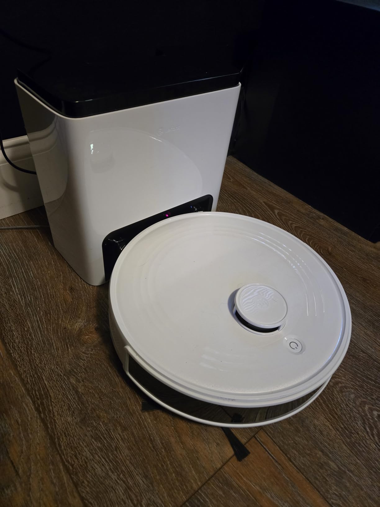 Lefant Robot Vacuum and Mop, 75-Day Self-Emptying, 6000Pa Powerful Suction, Customized Cleaning, Home Mapping, 140 Min Runtime, Roller Brush for Carpet, 2.4G/5G WiFi/Alexa/APP/iWatch, M2 Plus customer photo 1