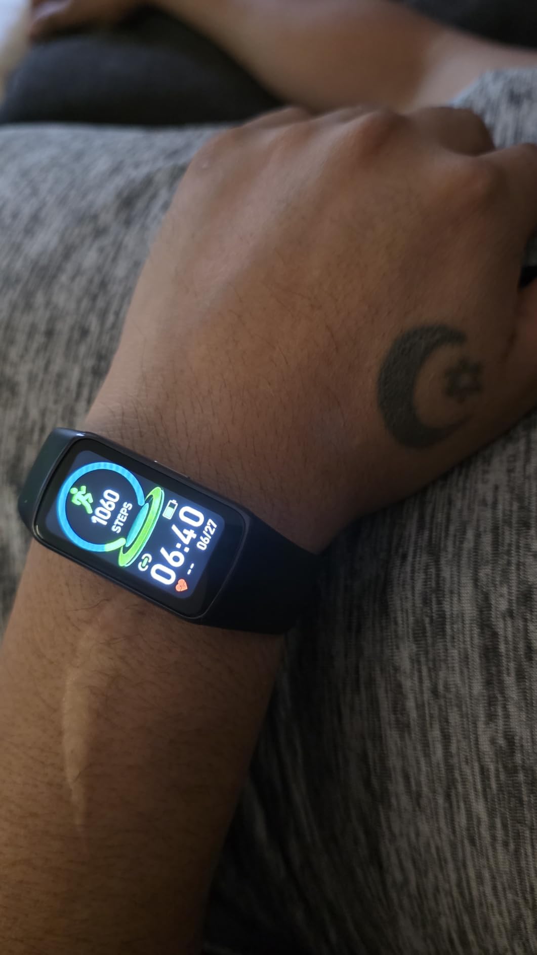 Zeacool Fitness Tracker with 24/7 Heart Rate, Blood Oxygen Sleep Monitor, 123 Sports Modes Calories Smart Watch,IP68 Waterproof Step Counter Activity Trackers Health Pedometer for Women Men (Black) customer photo 2
