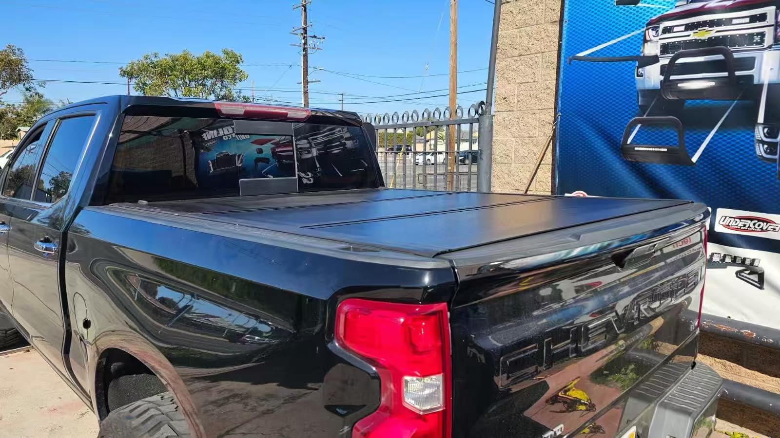 SKEXI Low Profile Truck Bed Tonneau Cover for Toyota Tundra 5.5ft Bed (66.7