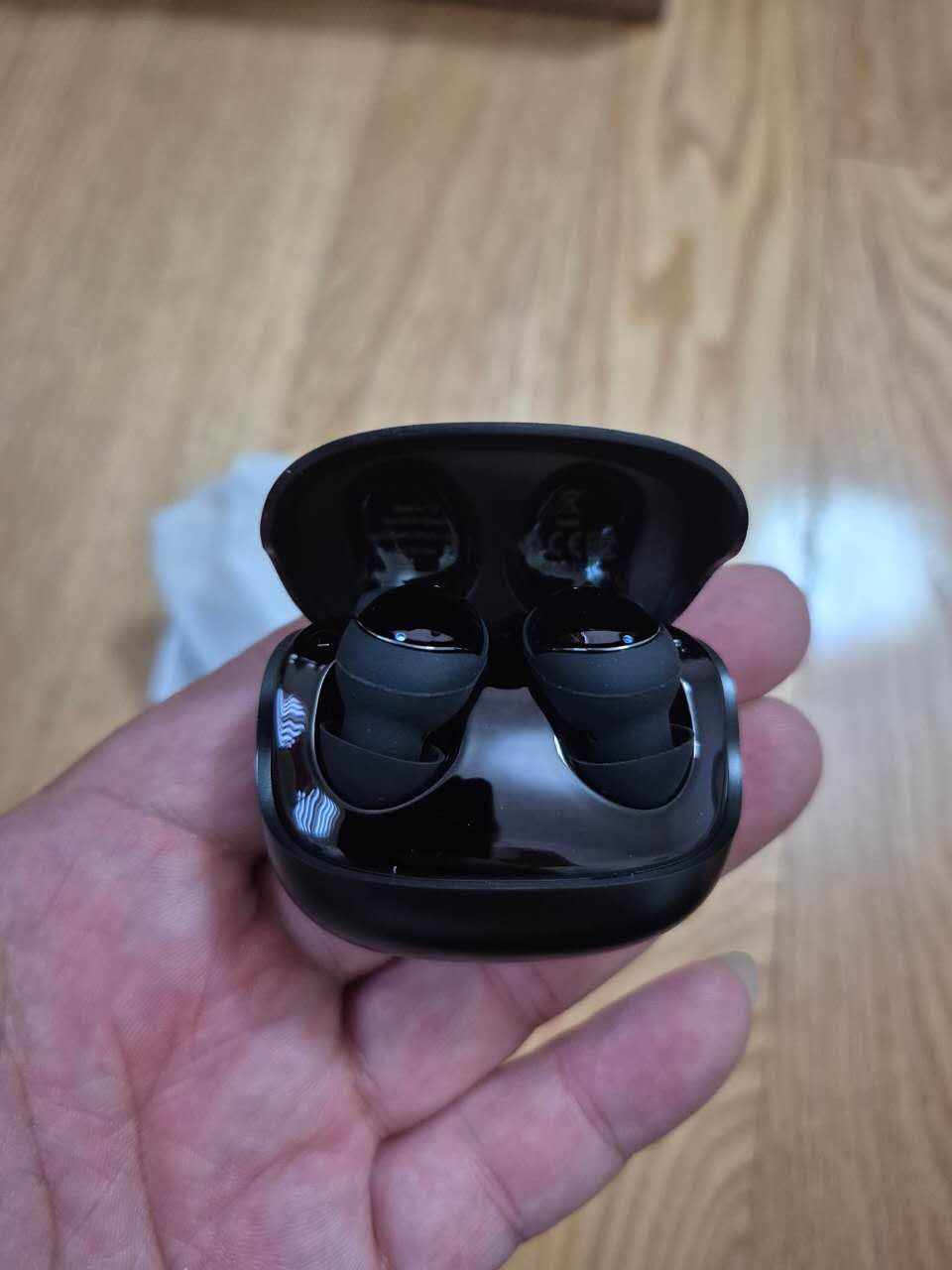 T33 Sleep Earbuds, Bluetooth 6.0 Noise Cancelling Sleep Headphones for Side Sleepers, ANC Up to 98%, Sleep Mode, 48H Playtime, Small Earbuds Comfort Fit for Sleeping, Travel, Work, Glossy Black customer photo 2