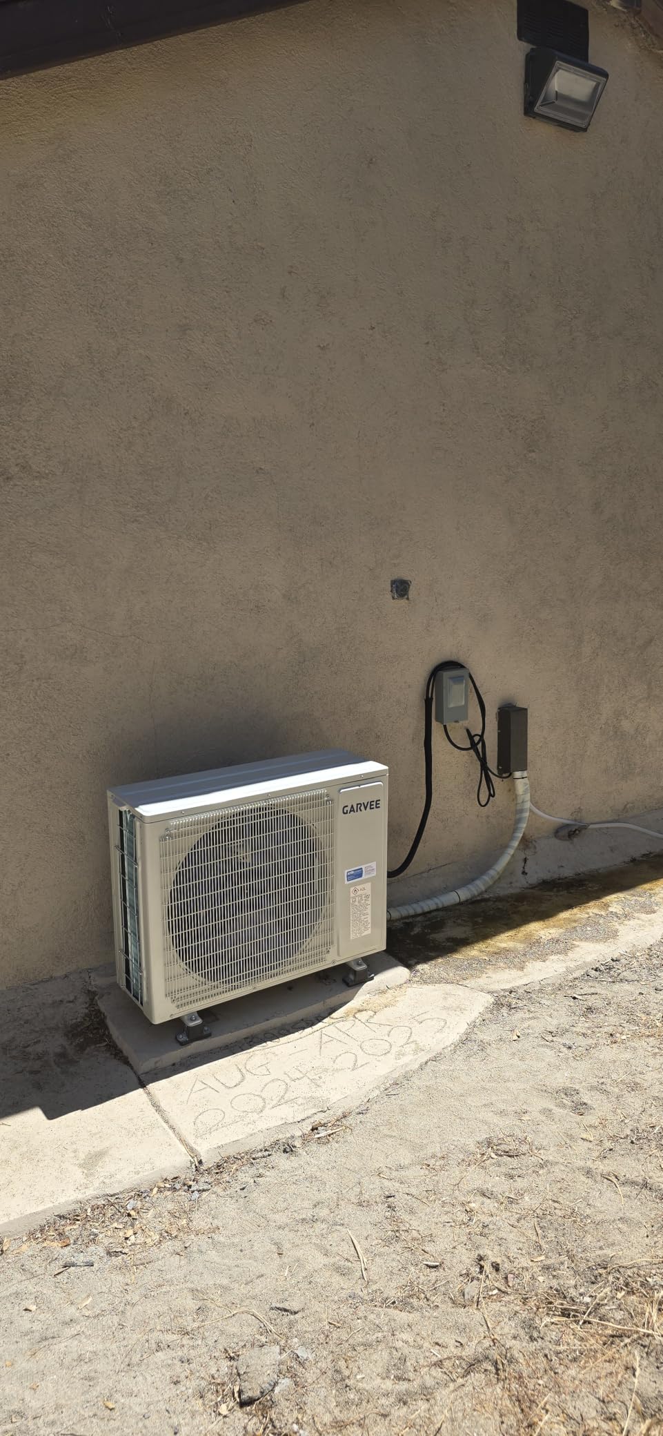 Garvee 12000 BTU Mini Split Air Conditioner, 22 SEER2 | Ductless Inverter AC w/ 115V, Cool Up to 750 Sq. Ft with Heat Pump System, Compatible with Alexa, White customer photo 1