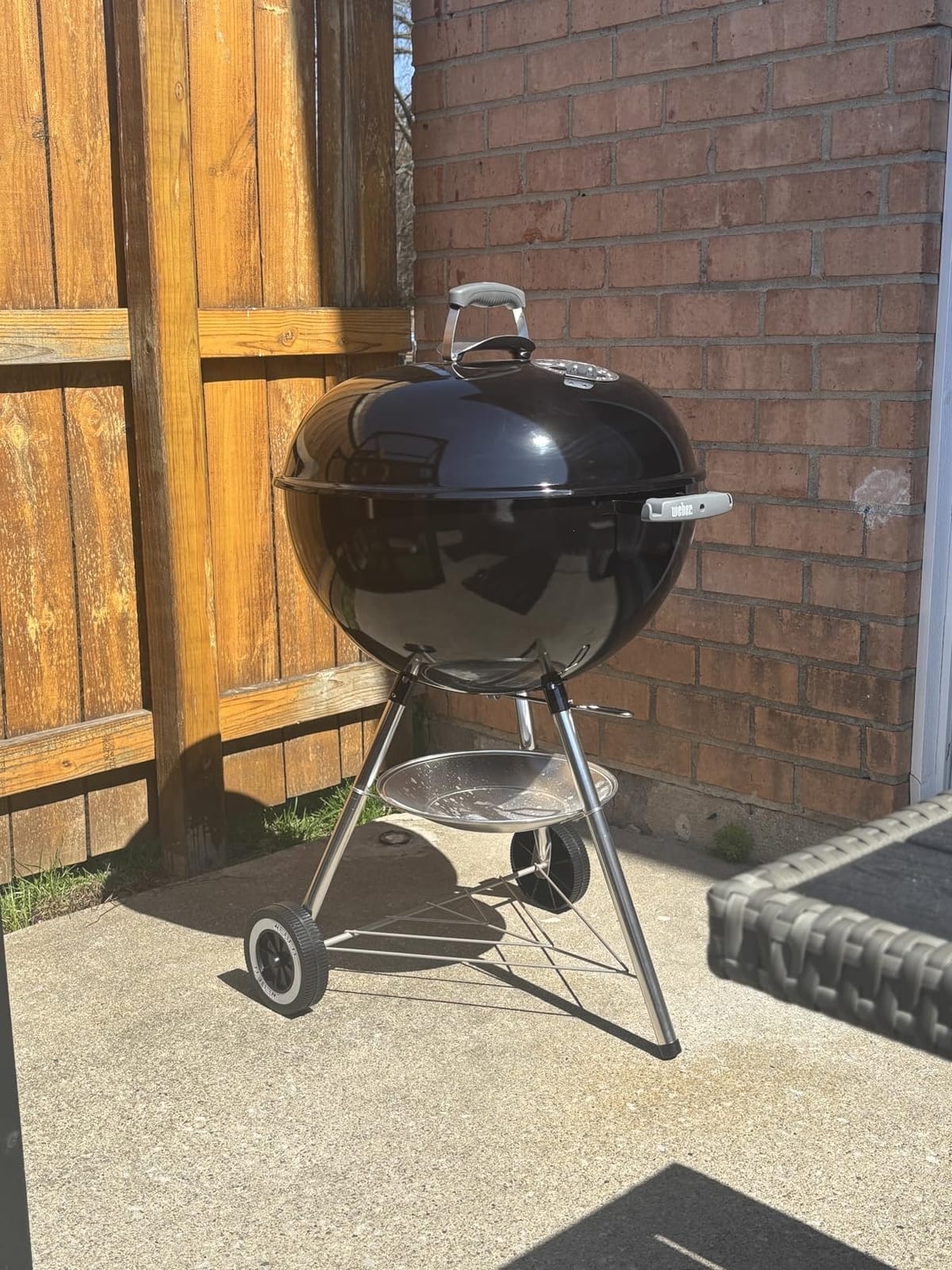 Weber Original Kettle Charcoal Grill, 22-Inch, Black customer photo 1