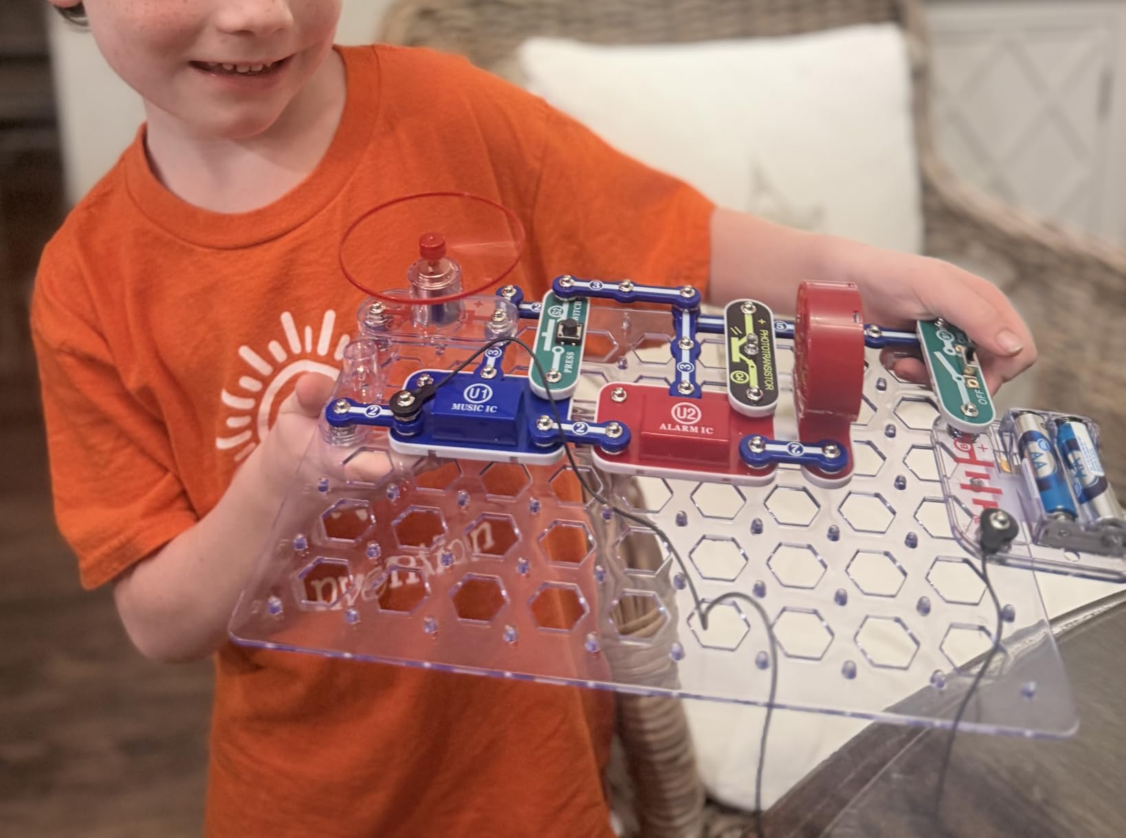 Snap Circuits Jr. SC-100 Electronics Exploration Kit, Over 100 Projects, Full Color Project Manual, 28 Parts, STEM Educational Toy for Kids 8+ customer photo 2