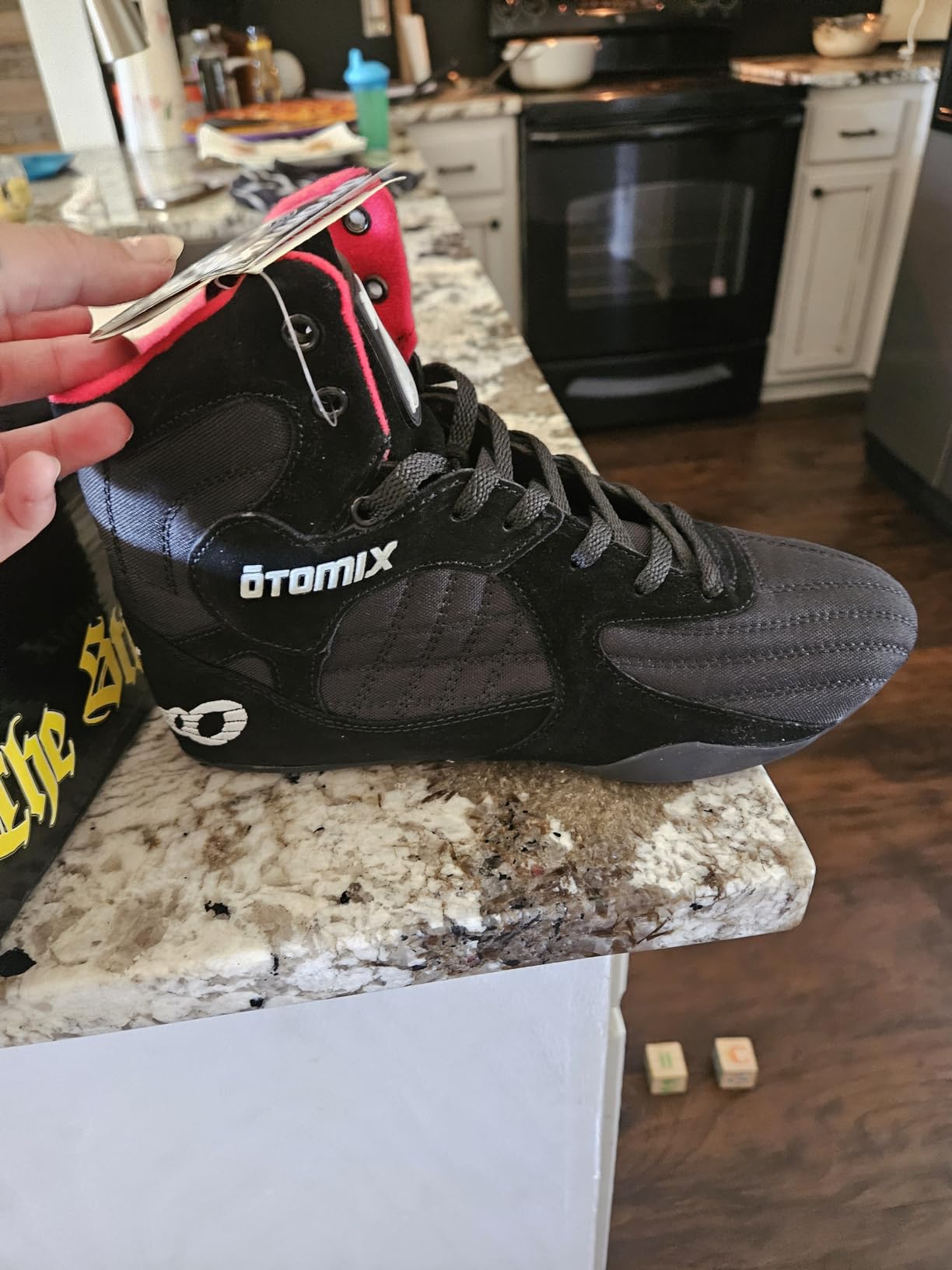 Otomix Men's Stingray Escape Bodybuilding Weightlifting MMA & Wrestling Shoes customer photo 1
