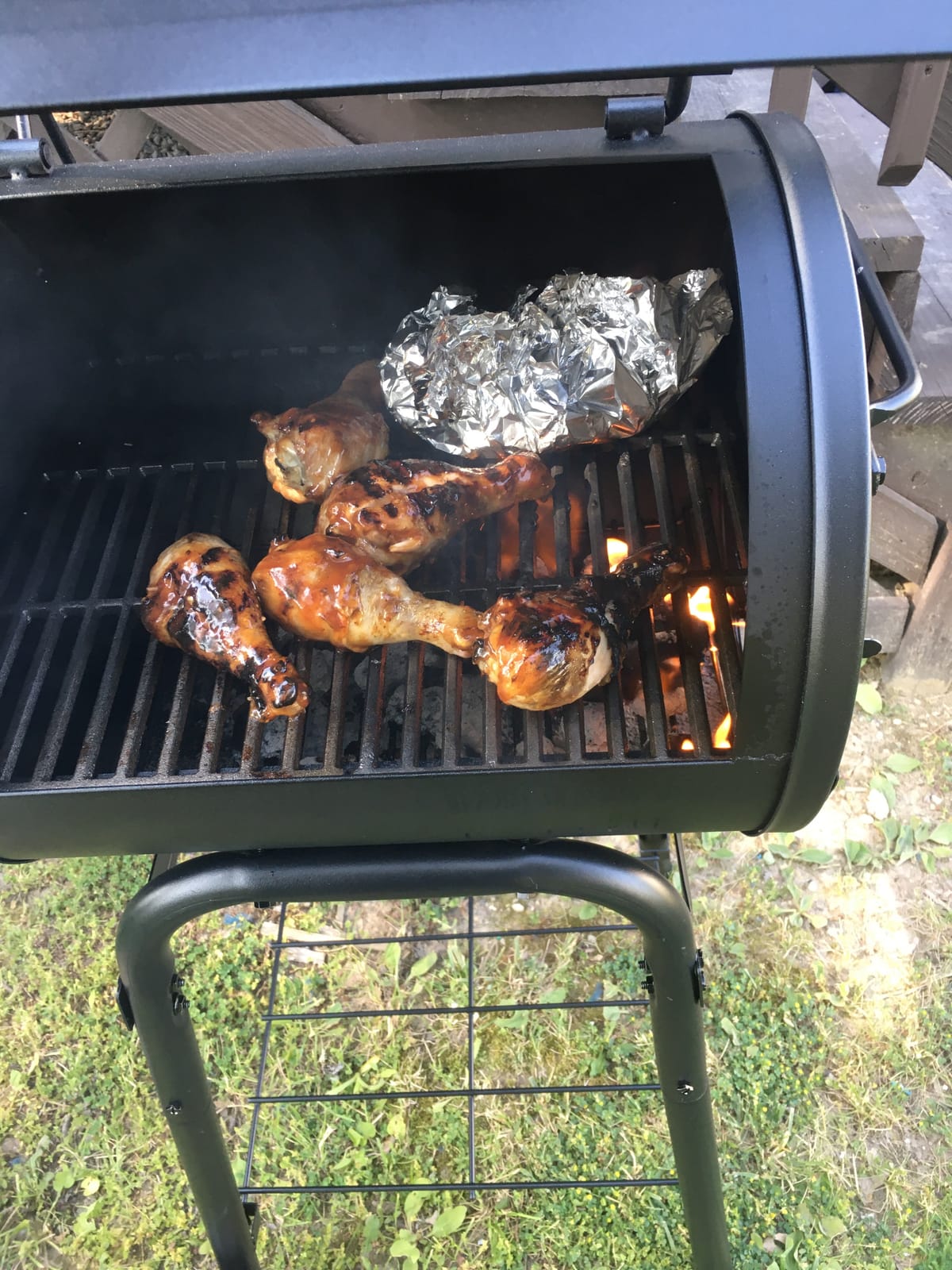 Char-Griller Patio Pro Charcoal Grill and Smoker with Cast Iron Grates, Premium Wood Shelf and Damper Control, 250 Cooking Square Inches in Black, Model E1515 customer photo 1