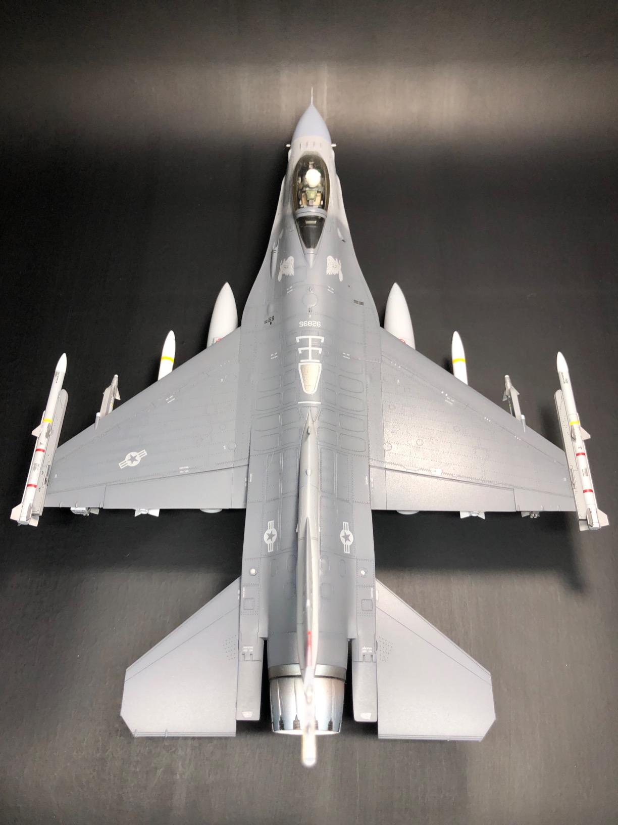 Tamiya 61098 1/48 Lockheed Martin F-16CJ Plastic Model Airplane Kit customer photo 2