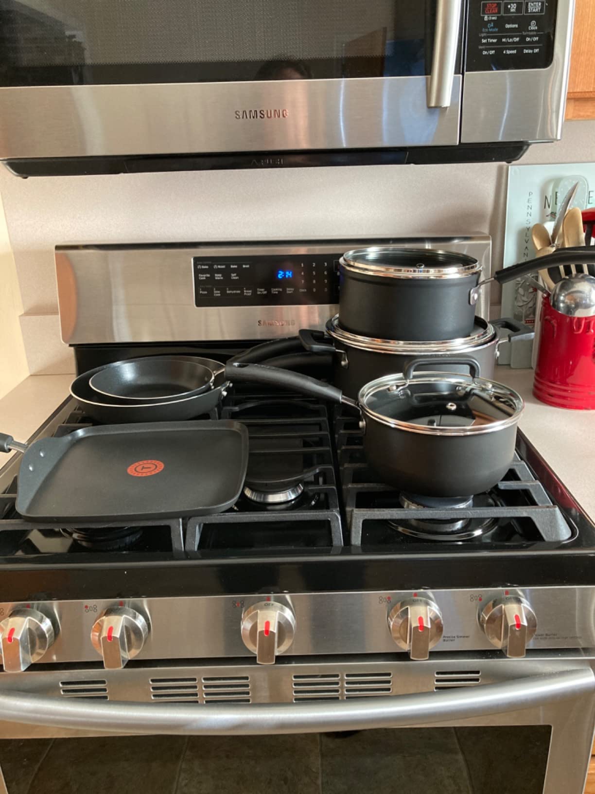 T-Fal Signature Nonstick Pots and Pans Set 12 Piece, Oven Broiler Safe 350F, Kitchen Cookware Set w/Fry Pans, Saucepans, Saute Pan, Dutch Oven, Griddle, Kitchen, Home, Dishwasher Safe, Black customer photo 2