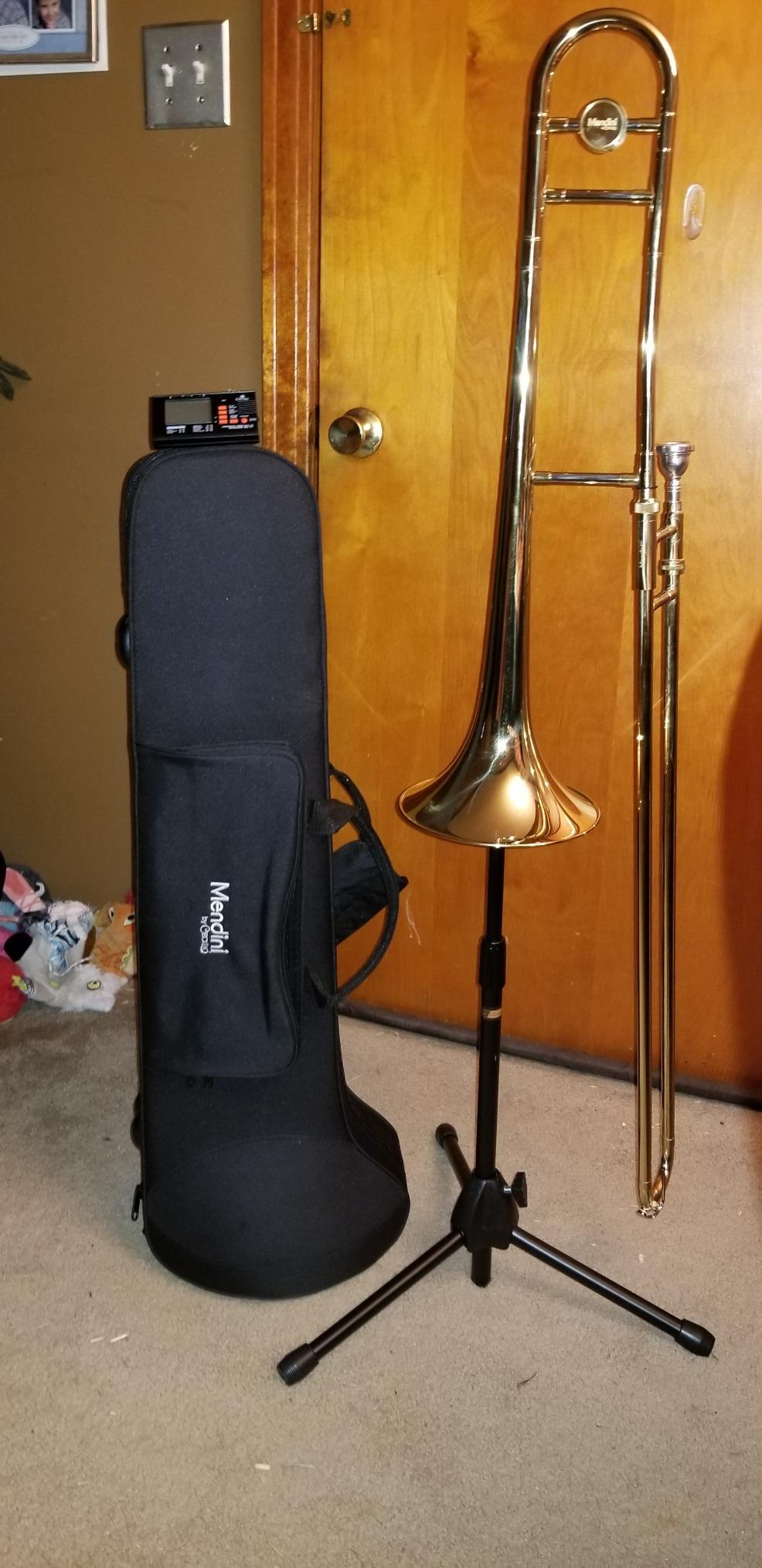 Mendini by Cecilio Bb Tenor Slide Trombone for Beginners - B Flat Brass Plated Trombone Instrument with Tuner, Music Book, Hard Case, Mouthpiece, Cleaning Kit & Gloves (Gold) customer photo 2