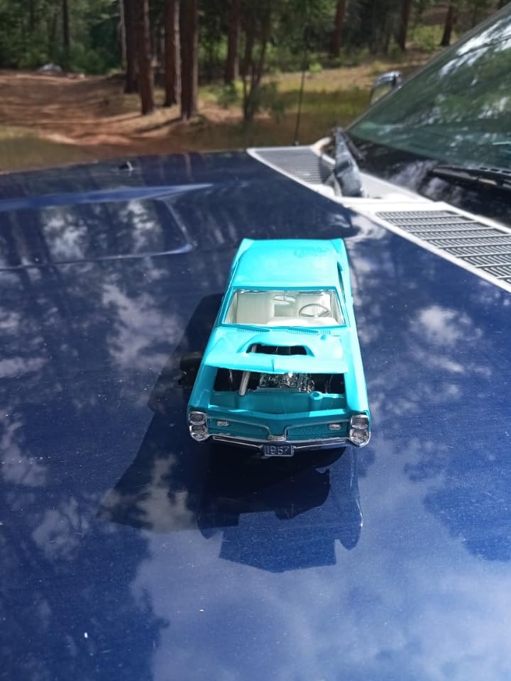 MPC: 1:25 Scale Model Kit - 1967 Pontiac GTO - Blue, 85+ Parts - Skill Level 2 customer photo 2
