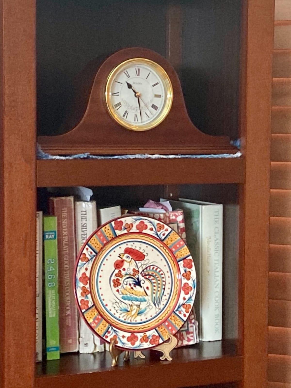 Bulova B1929 Bulova Annette I Chiming Mantel Clock, Model B1929 | Classic Mahogany Finish | Westminster Melody on the Hour | Battery Powered I Chiming Clock customer photo 2