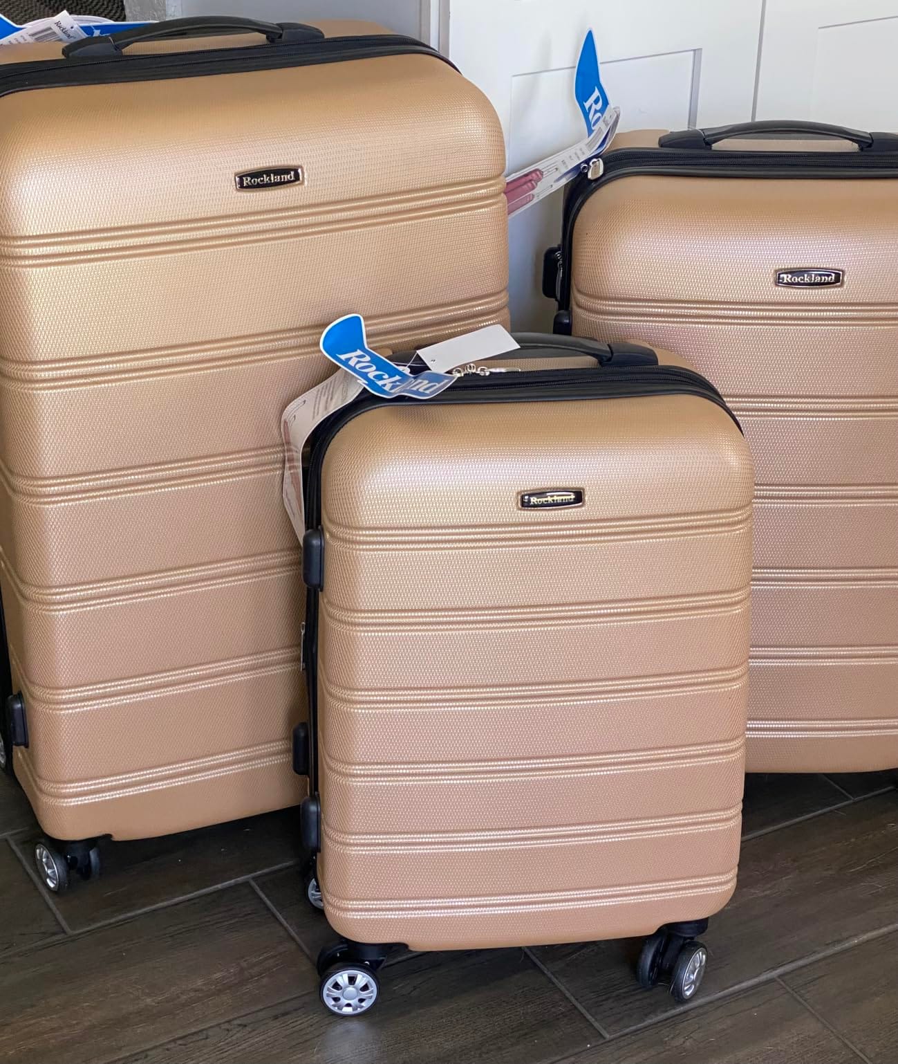 Rockland Melbourne Lightweight Expandable Hardside Spinner Wheel Luggage in Pink customer photo 2