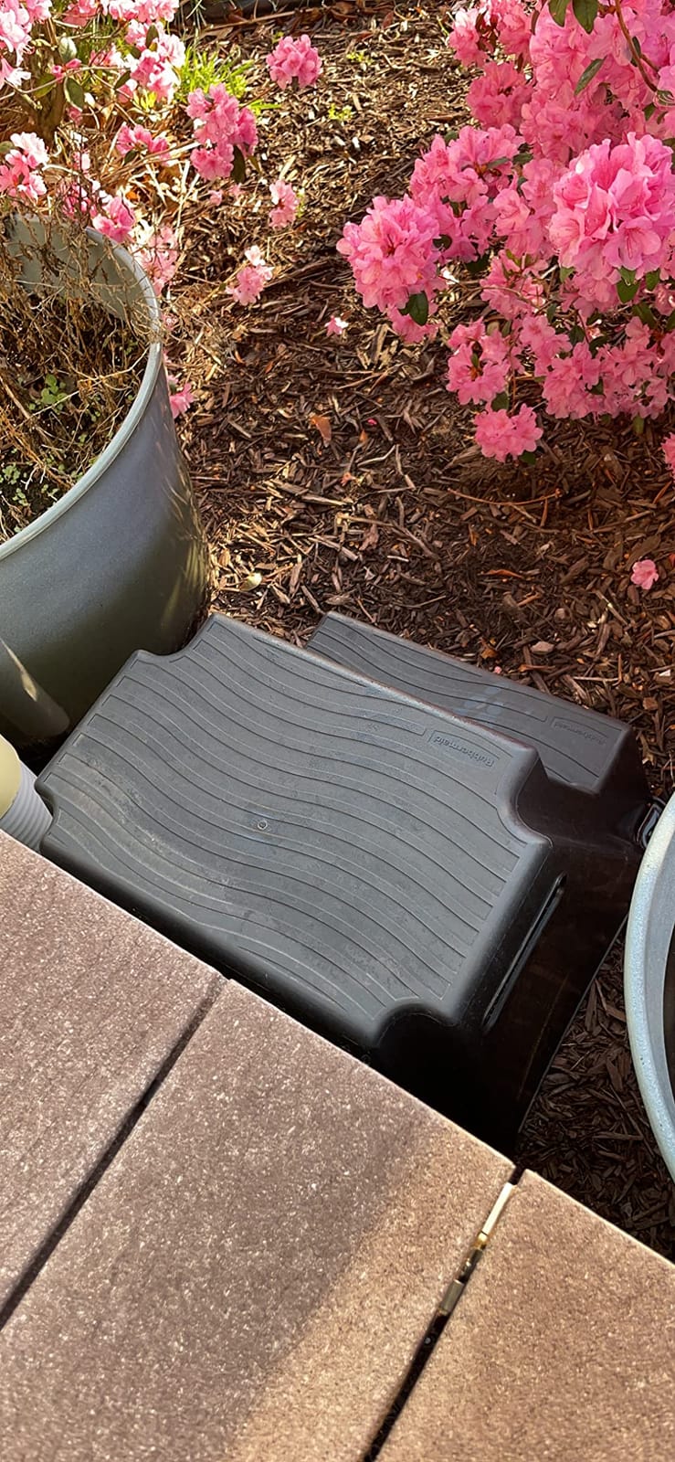 Rubbermaid 2-Step Molded Plastic Step Stool, Lightweight with Slip Resistant Treads and Non-Slip Feet, Black (Amazon Exclusive) customer photo 1