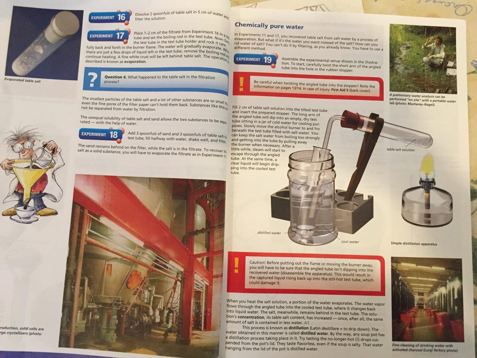 Thames & Kosmos Chem C2000 (V 2.0) Intermediate Chemistry Set, 250 Experiments, Ages 11+ customer photo 2