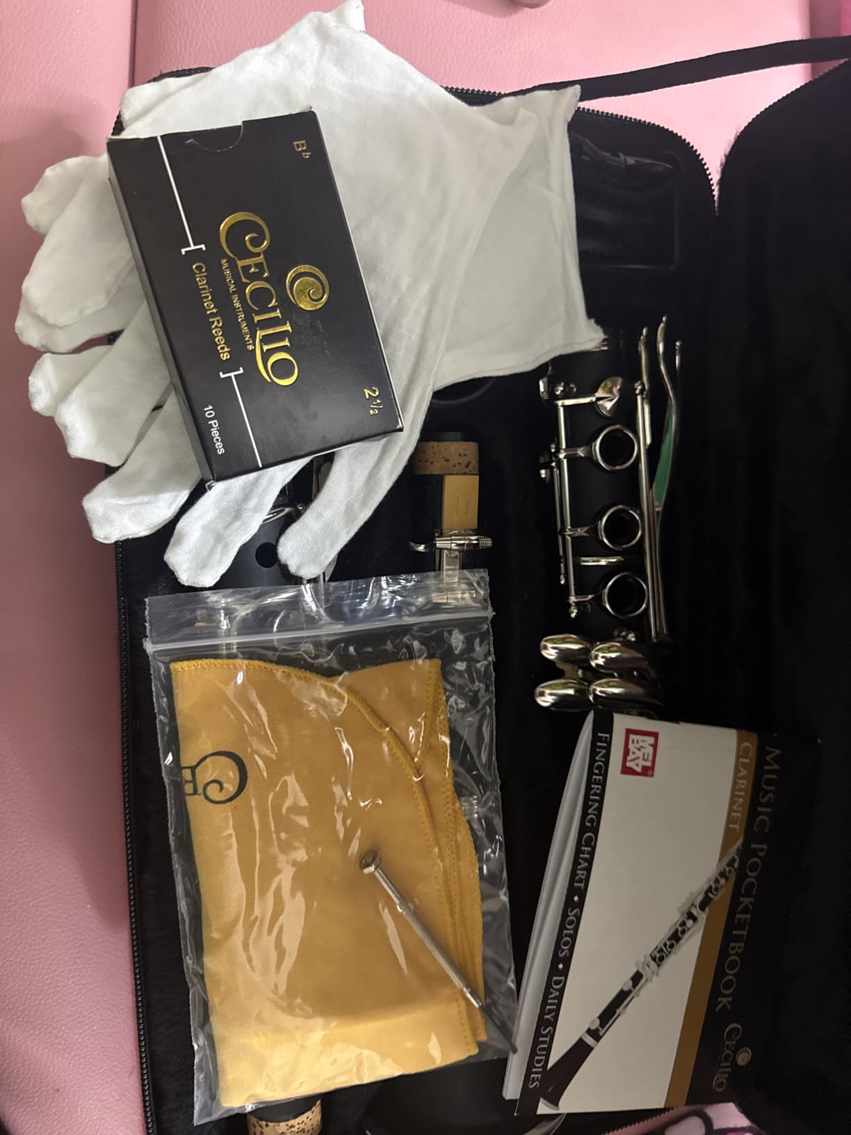 Mendini By Cecilio B Flat Clarinet for Beginner, Ebonite Bb Clarinet with 10 Reeds, Mouthpiece, Cork Grease, Gloves, Cleaning Cloth, Hard Case, Pocketbook, Stand (Black) customer photo 2