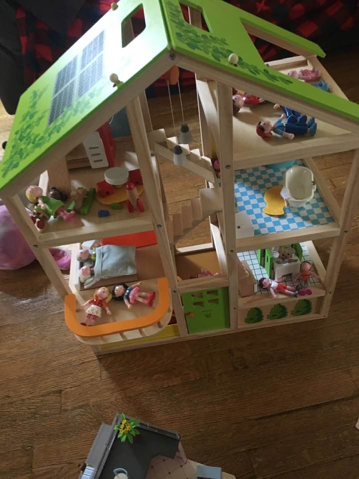 All Seasons Kids Wooden Dollhouse by Hape | Award Winning 3 Story Dolls House Toy with Furniture, Accessories, Movable Stairs and Reversible Season Theme customer photo 1