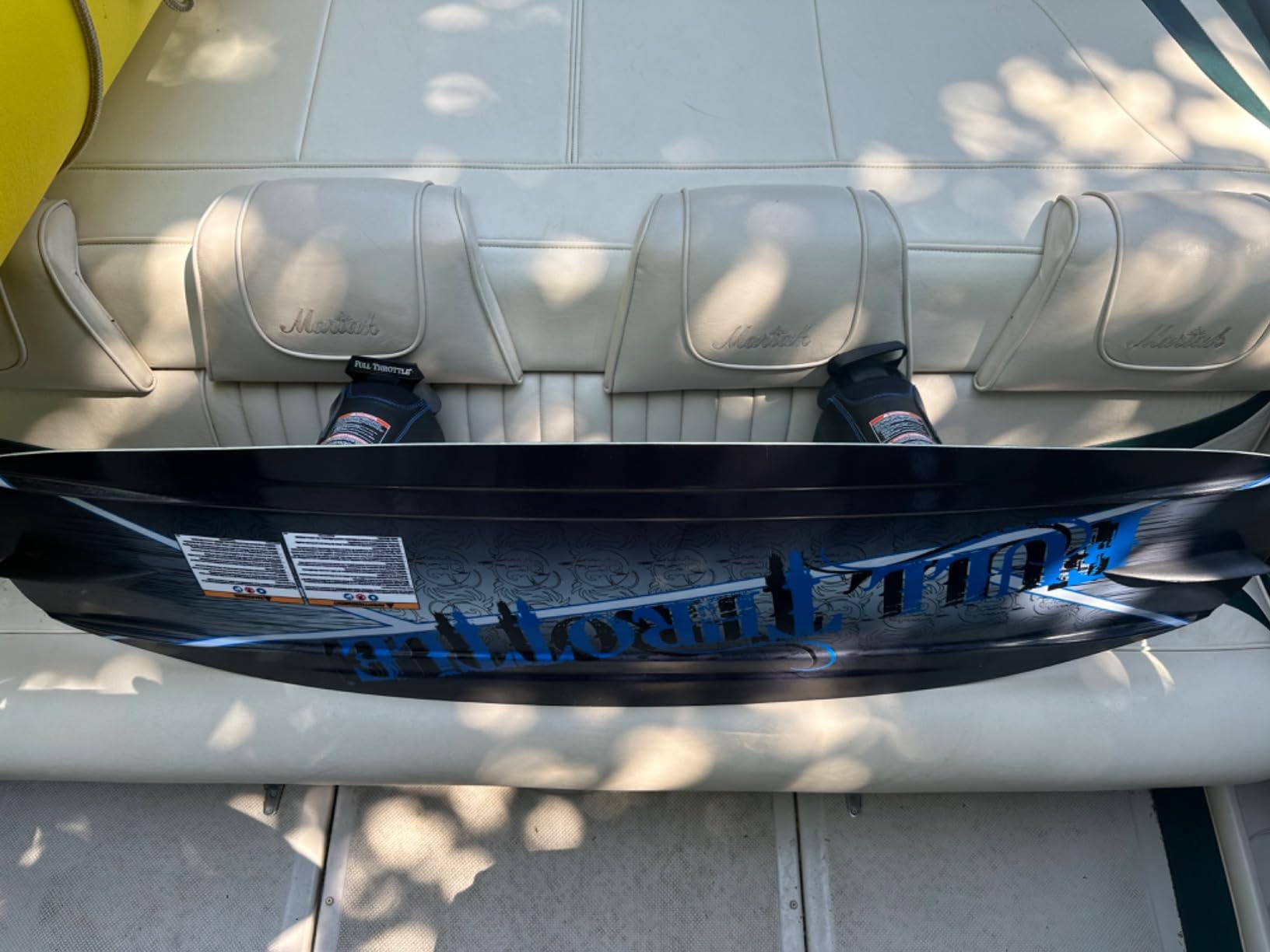 Full Throttle Aqua Extreme Wakeboard Kit (Black/Blue, 55.1 x 21.6-Inch/ 140cm x 42cm) customer photo 2