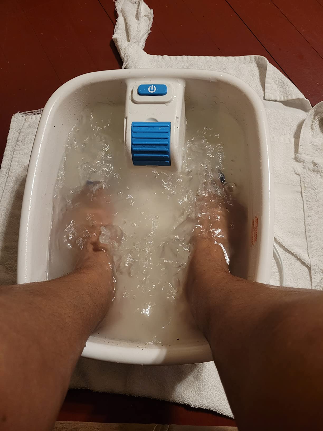 HoMedics Bubble Bliss Deluxe Foot Spa with Heat Massaging Arch, 3 Acupressure Attachments, Splash Guard, Raised Nodes Creates Bubbles, Improves Circulation, Soothe Tired Muscles customer photo 2