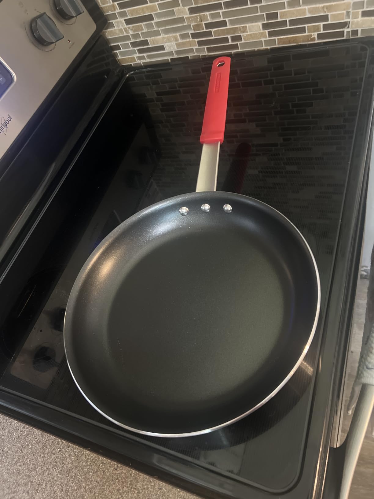 Tramontina Professional 8-Inch Non Stick Small Frying Pan, Heavy-Gauge Aluminum Skillet with Reinforced Nonstick Coating, Red Handle, Dishwasher and Oven Safe customer photo 2
