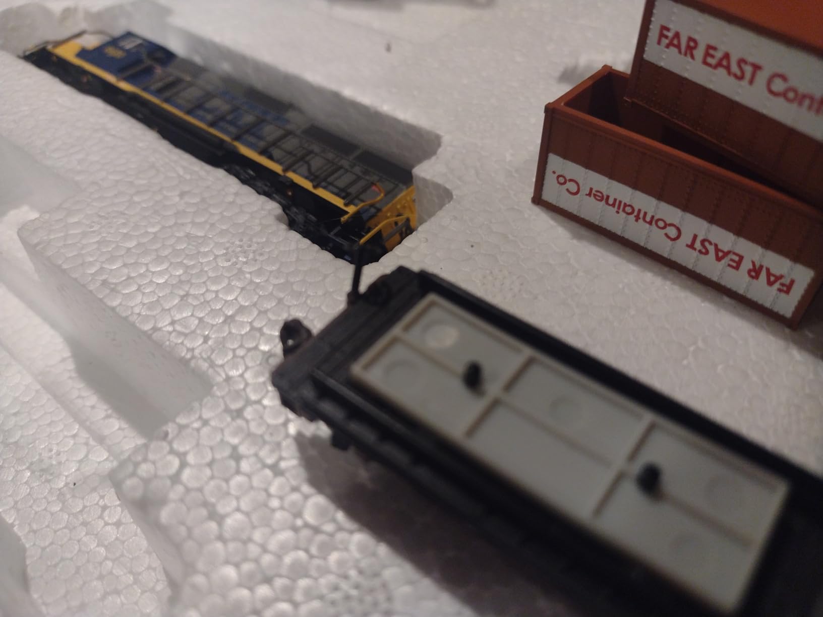 Bachmann Trains - Freightmaster Ready To Run 60 Piece Electric Train Set - N Scale | Complete Starter Set, Locomotive, Rolling Stock, Track, Power Pack and Speed Controller, Build Your Model Railroad, 24022 customer photo 1