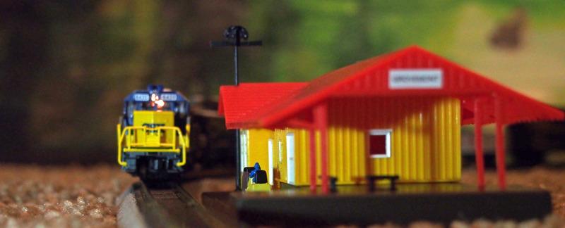 Bachmann Trains - Freightmaster Ready To Run 60 Piece Electric Train Set - N Scale | Complete Starter Set, Locomotive, Rolling Stock, Track, Power Pack and Speed Controller, Build Your Model Railroad, 24022 customer photo 2