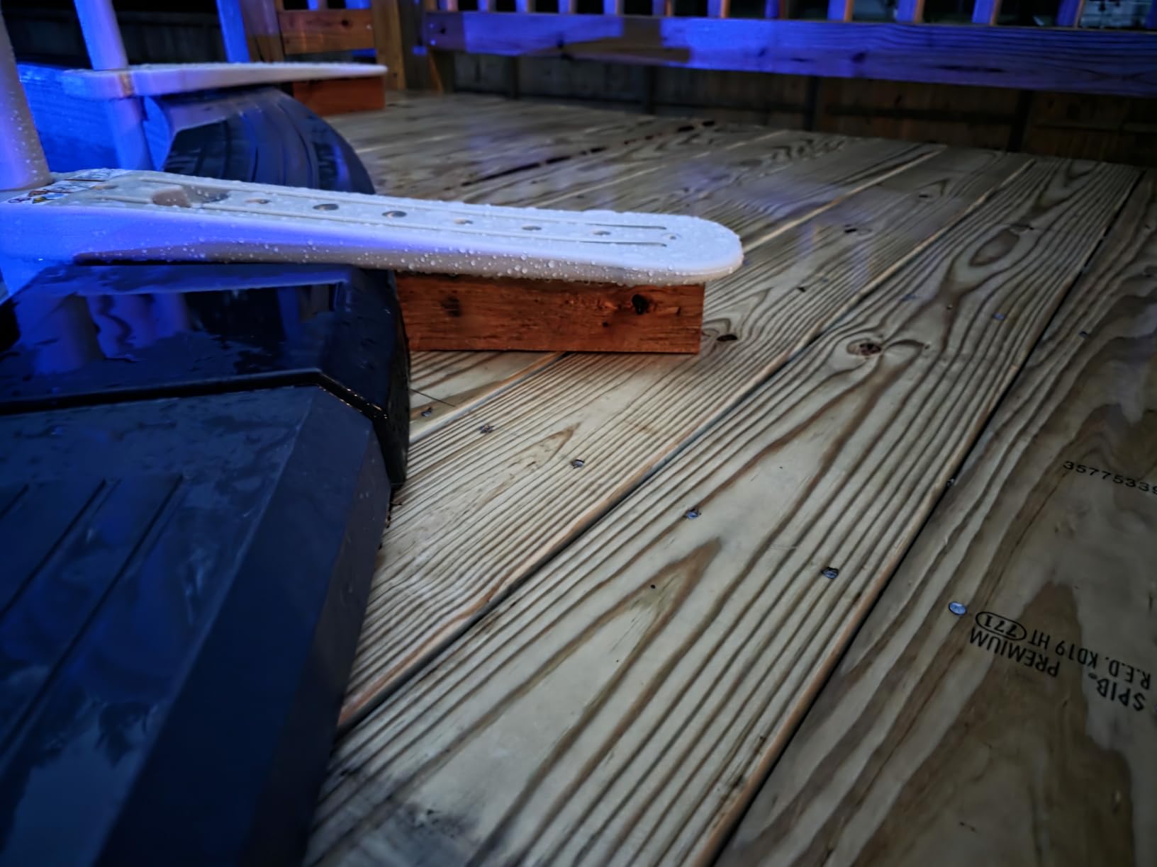 Confer Plastics Curve CCX-AG Drop in Above Ground Pool Step with Grey Treads - Base Step customer photo 2