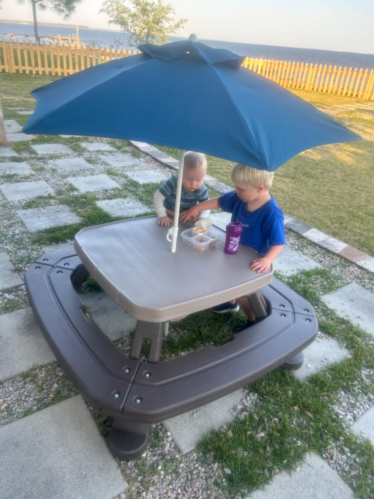 Little Tikes Fold 'n Store Picnic Table with Market Umbrella, Brown customer photo 2