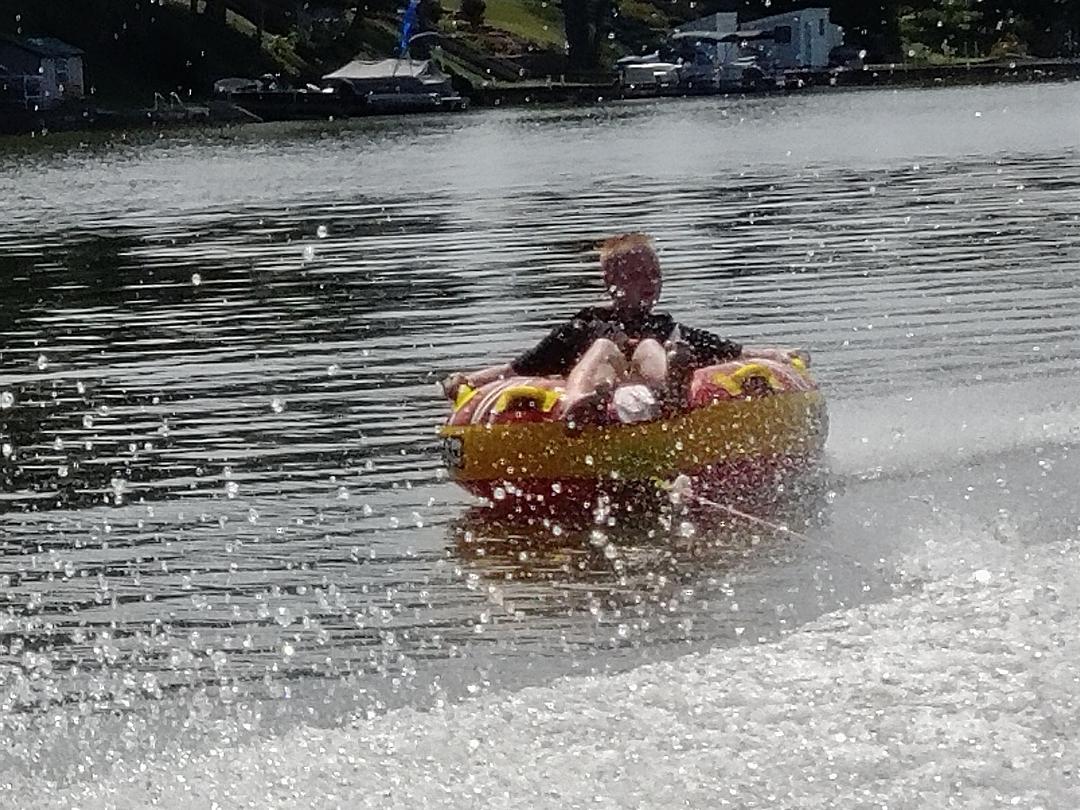 AIRHEAD Blast Towable Tube for Boating with 1-4 Rider Options customer photo 2