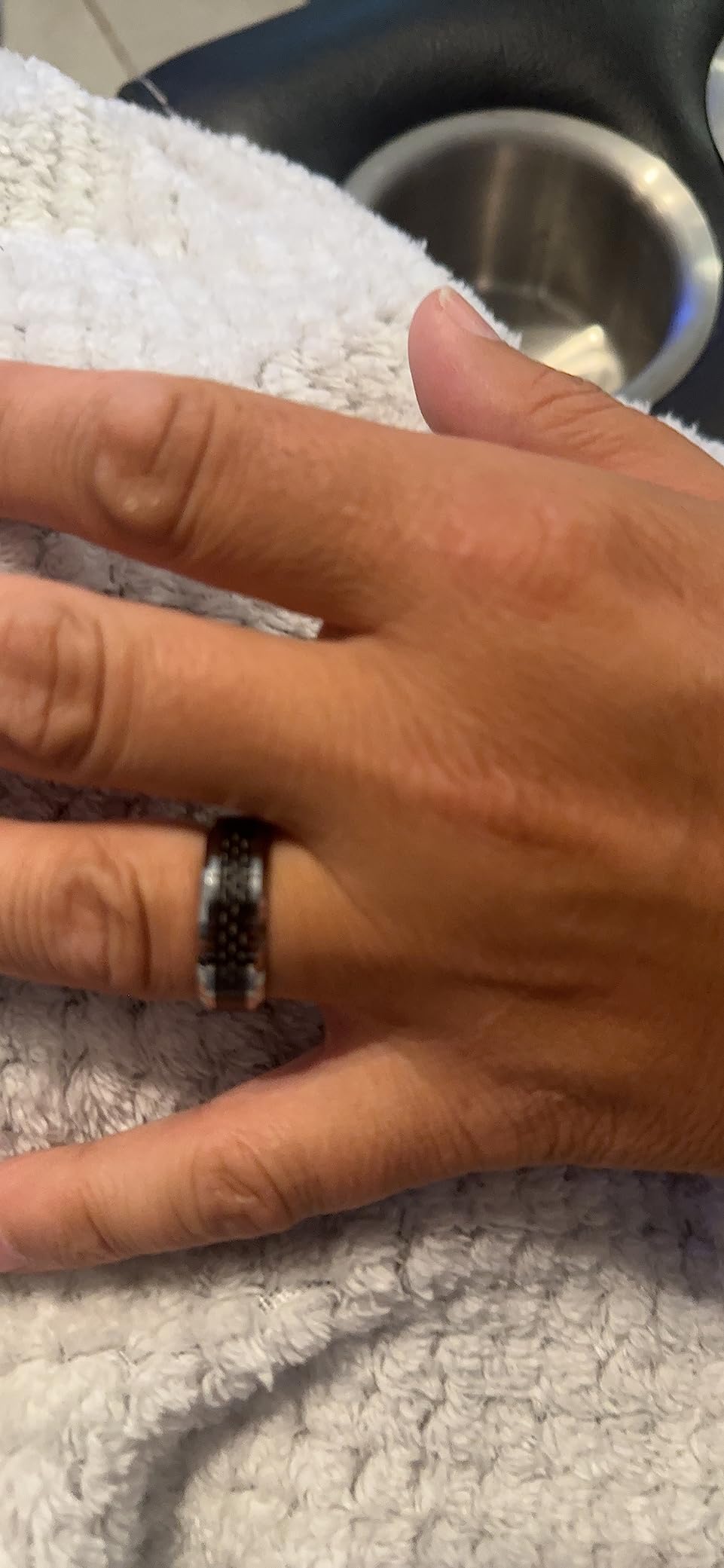 King Will 8mm Mens Tungsten Wedding Rings Carbon Fiber Plaid Inlaid customer photo 2