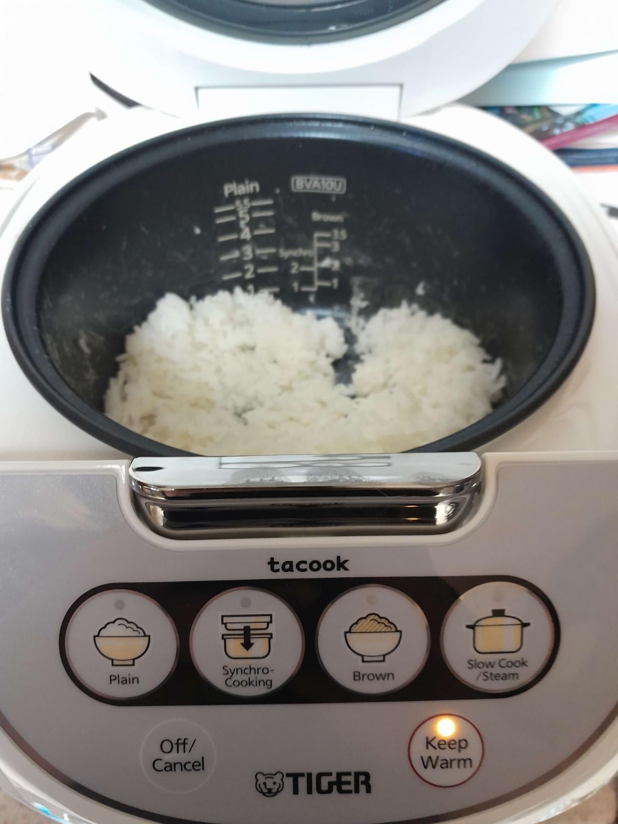 Tiger JBV A18U 10 Cup Micom Rice Cooker with Tacook (White) customer photo 1