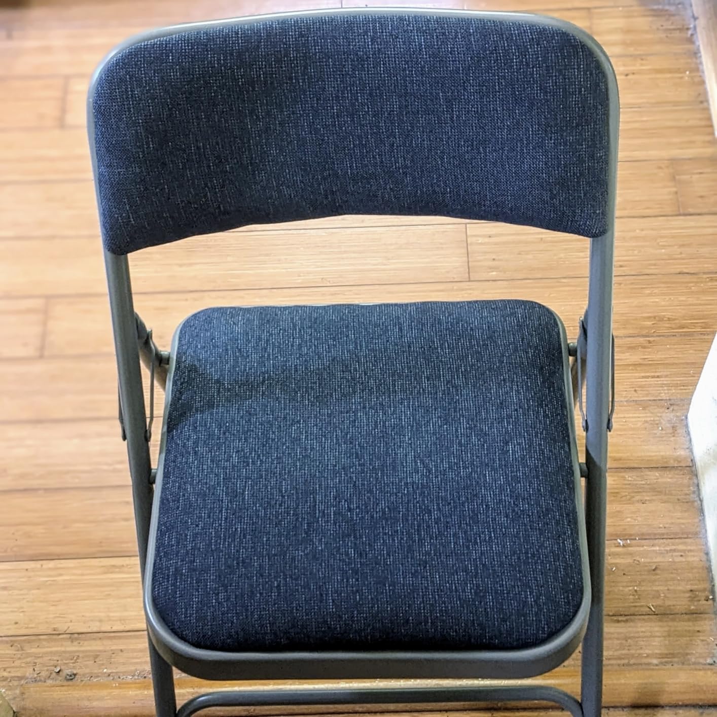 Flash Furniture Hercules Series Metal Folding Chairs for Parties and Weddings, Commercial Event Chairs with Padded Seats, 300-lb. Static Weight Capacity, Set of 4, Black customer photo 2