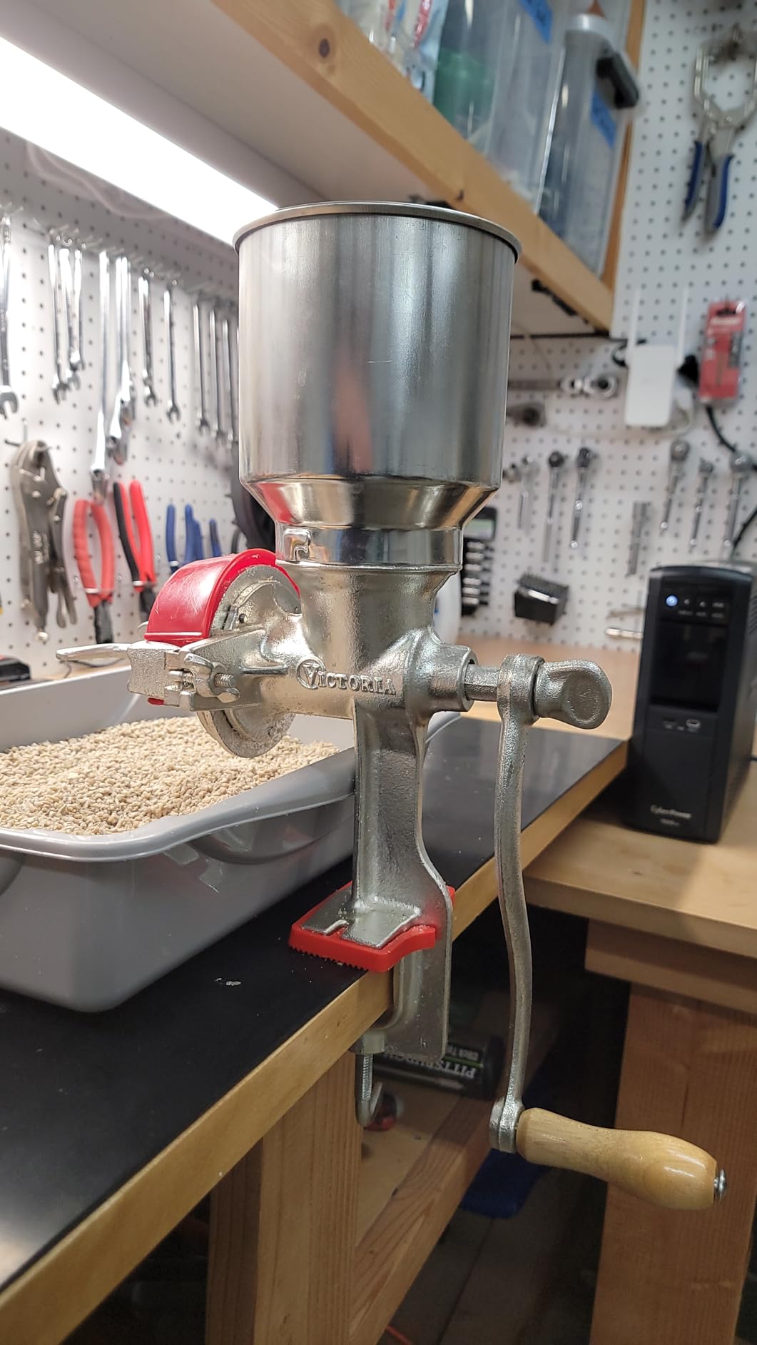 Victoria Manual Cast Iron Grain Mill 2400g with High Hopper | Premium Corn-Grinding Mill and Grain Grinder, Made in Colombia customer photo 1