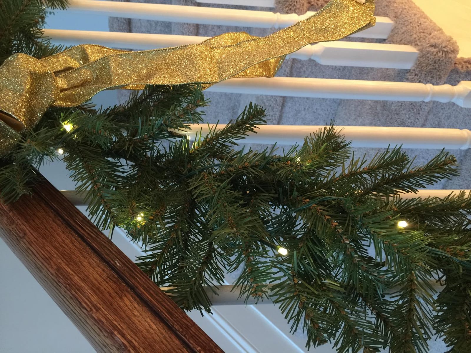 National Tree Company 9ft Pre-Lit Norwood Fir Artificial Christmas Garland | 50 Warm White LED Lights, 240 Tips, Christmas Decoration with Timer, Green customer photo 1